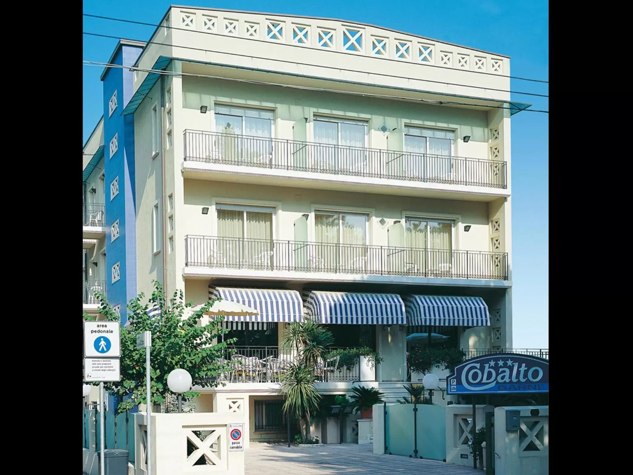 Facade/entrance, Property Building in Hotel Cobalto