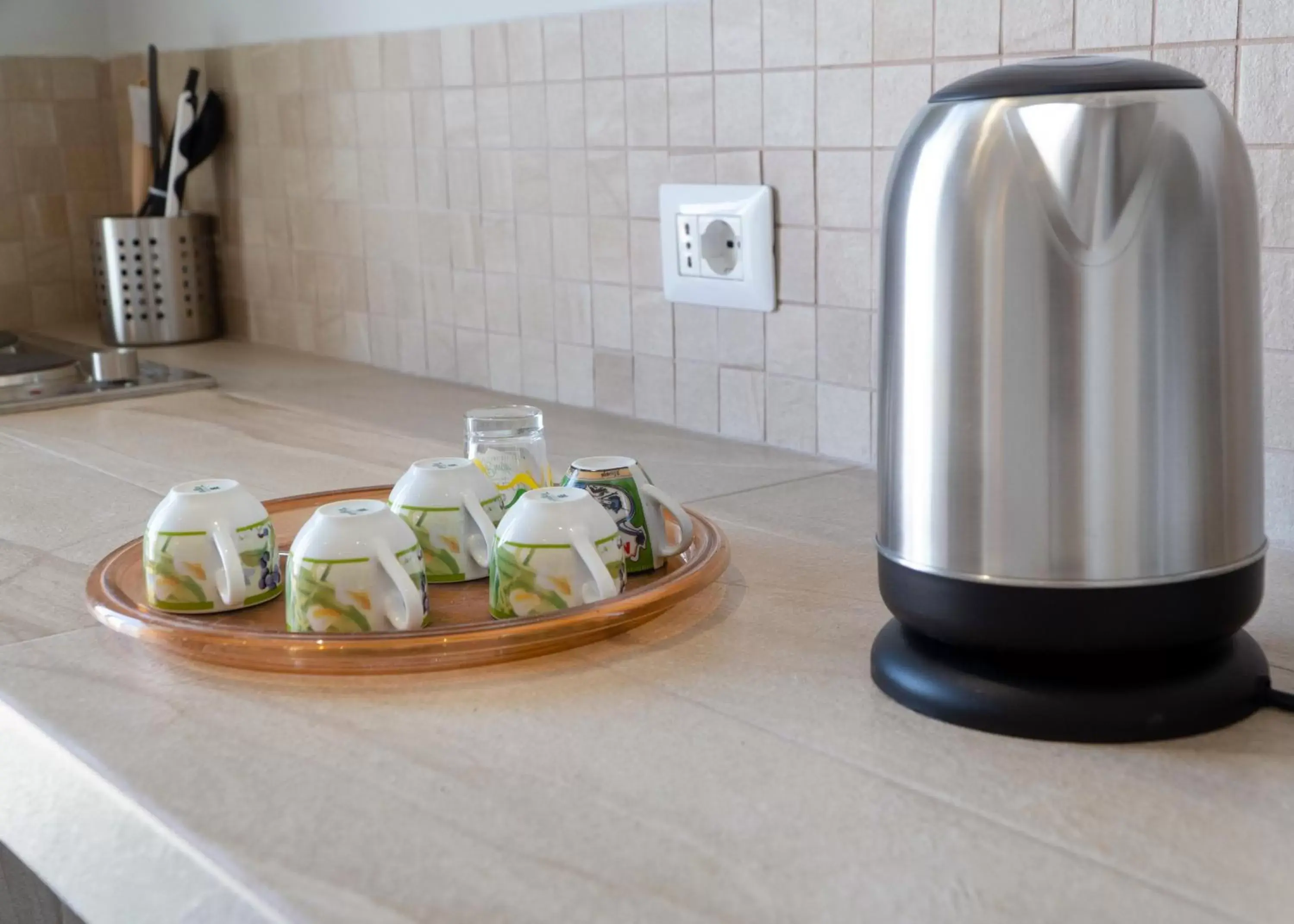 Coffee/tea facilities in Zurria Rooms