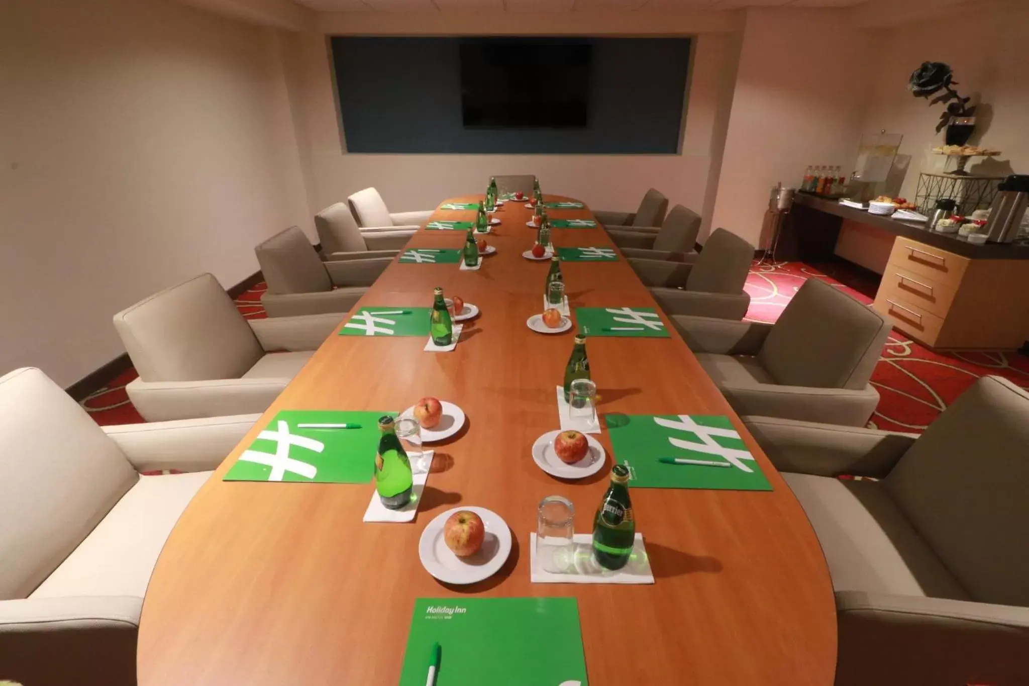 Meeting/conference room, Restaurant/Places to Eat in Holiday Inn Tuxpan - Convention Center, an IHG Hotel