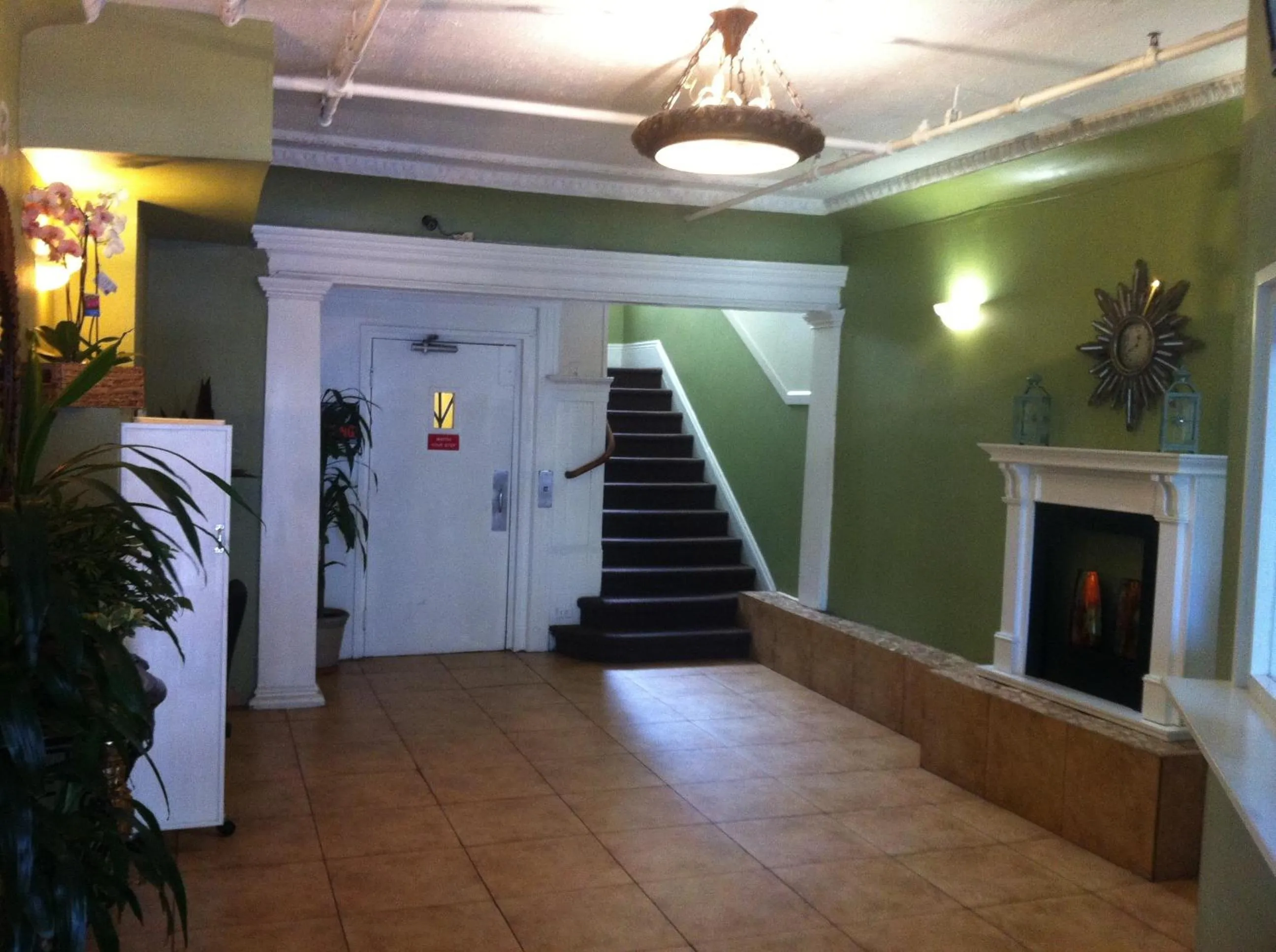 Lobby or reception in Cable Car Hotel