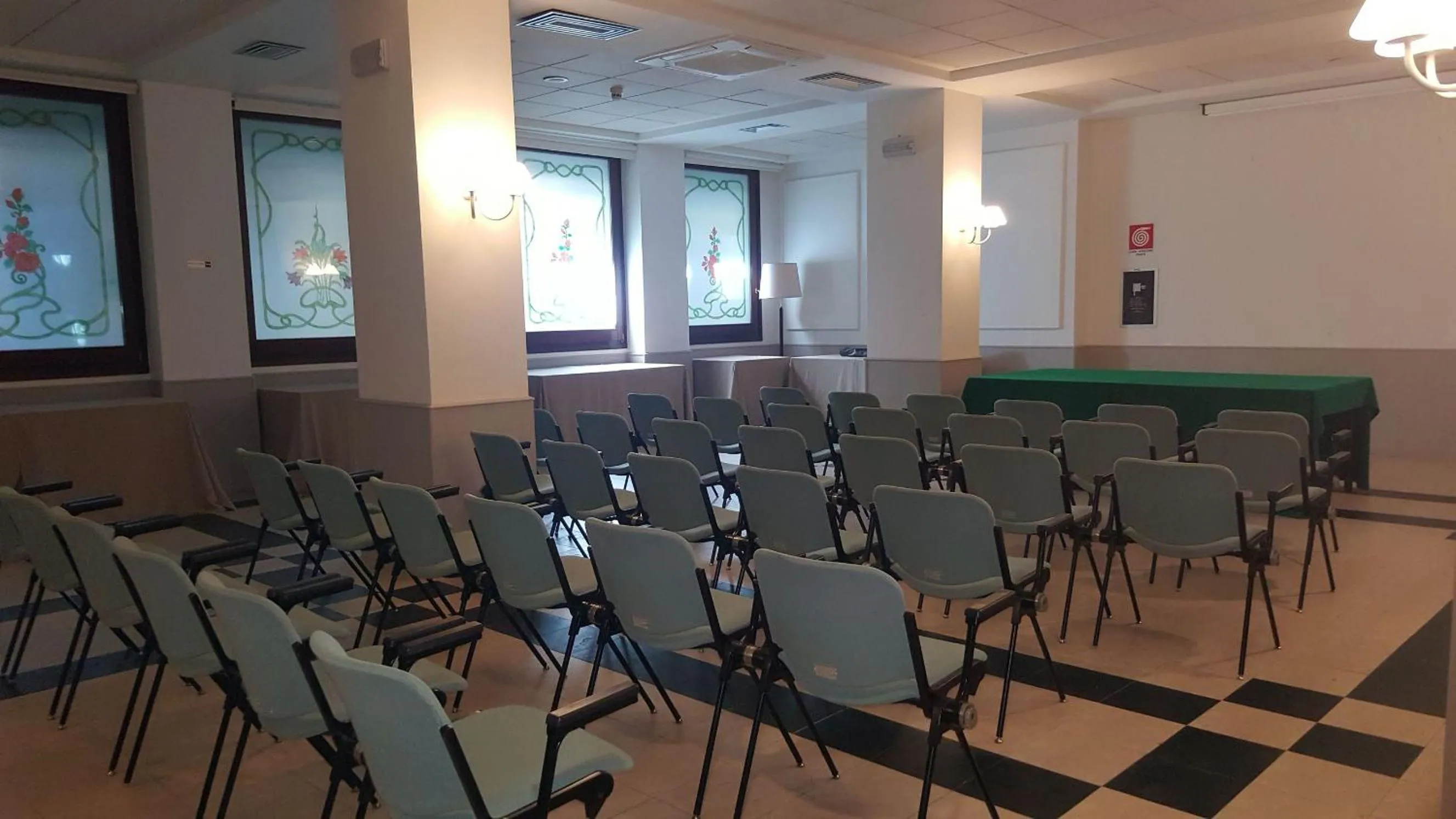 Meeting/conference room in Hotel Mamiani & Relaxing Spa Urbino