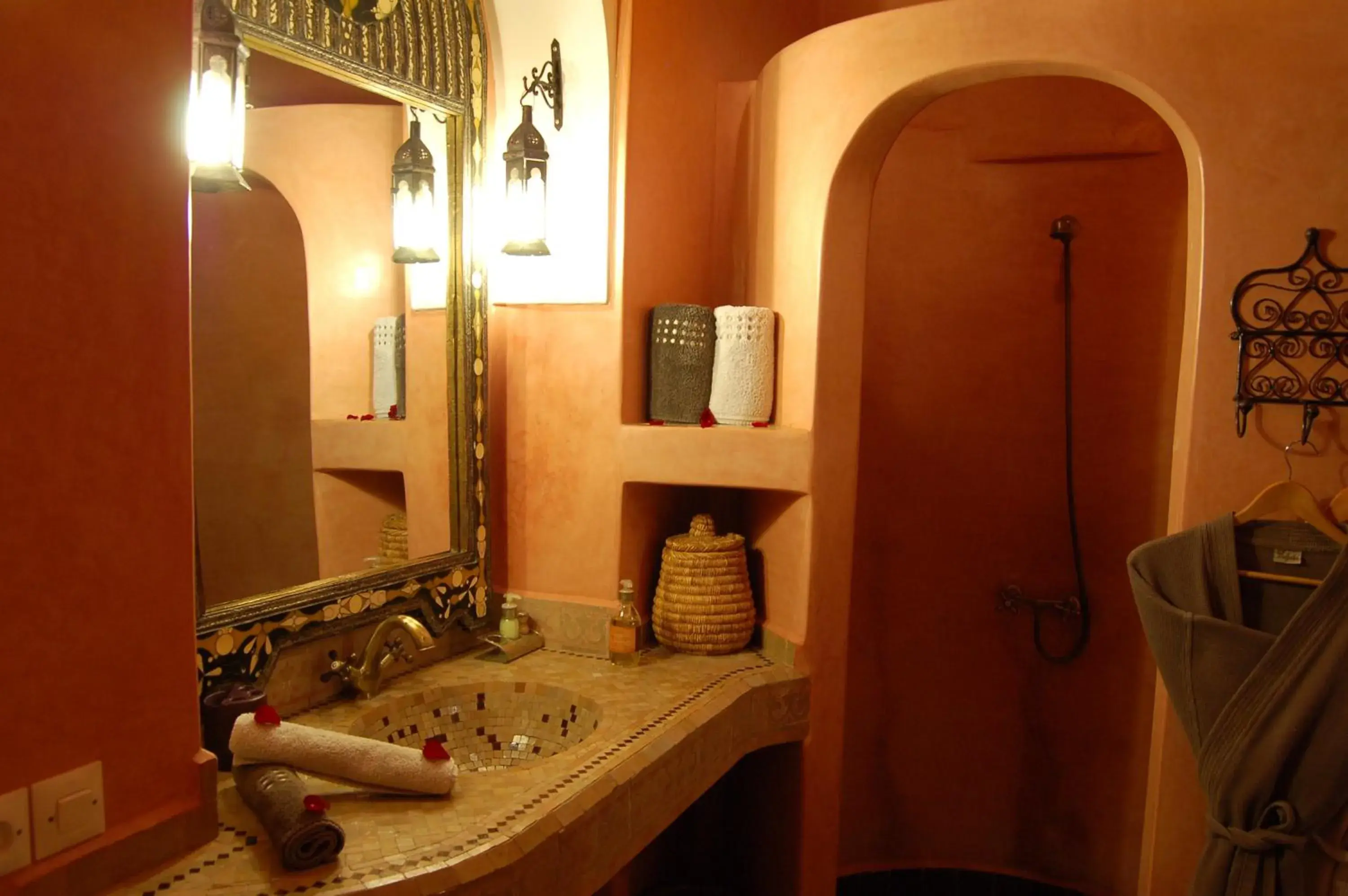 Bathroom in Riad Les Trois Palmiers El Bacha