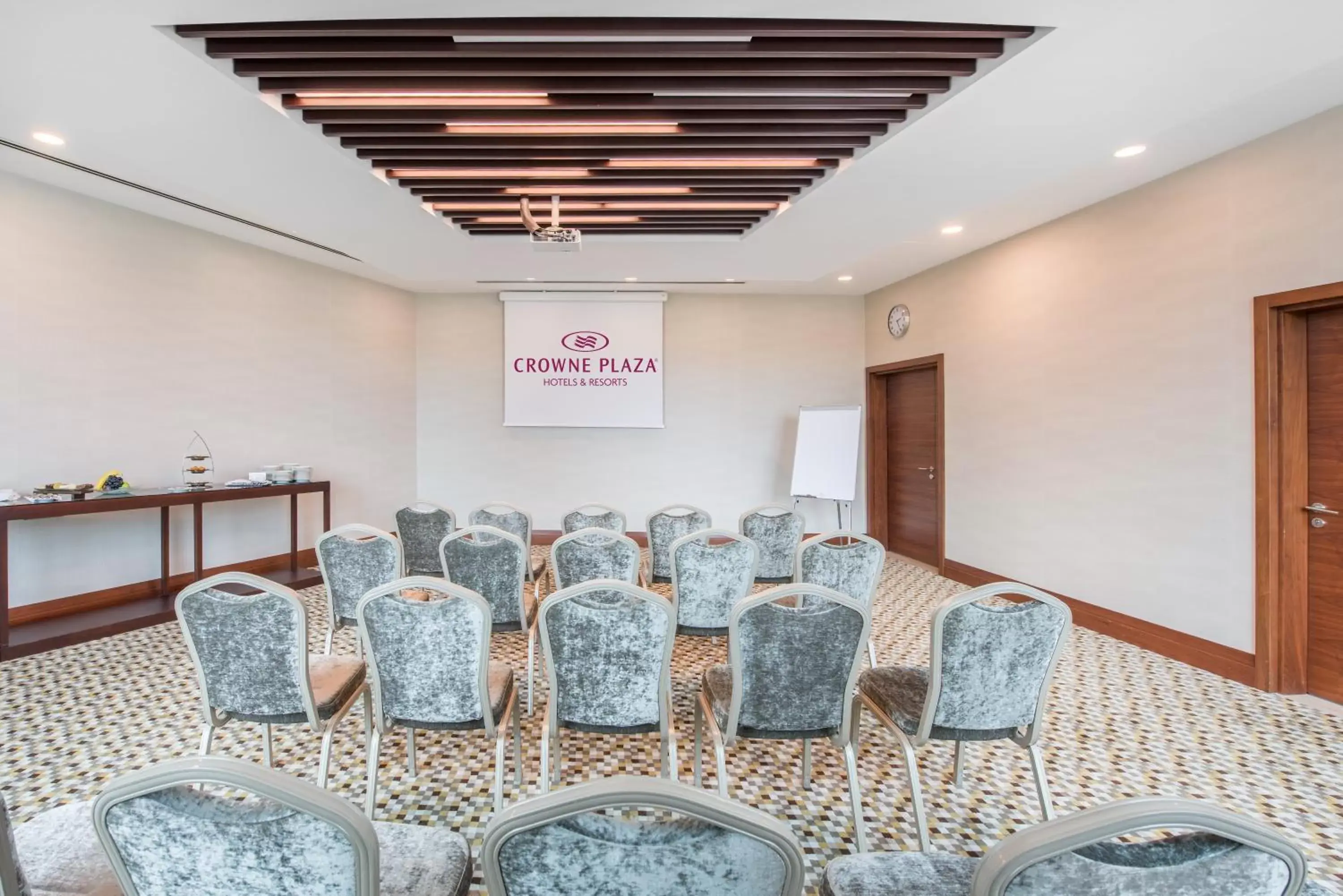 Meeting/conference room, Business Area/Conference Room in Crowne Plaza Istanbul Oryapark, an IHG Hotel
