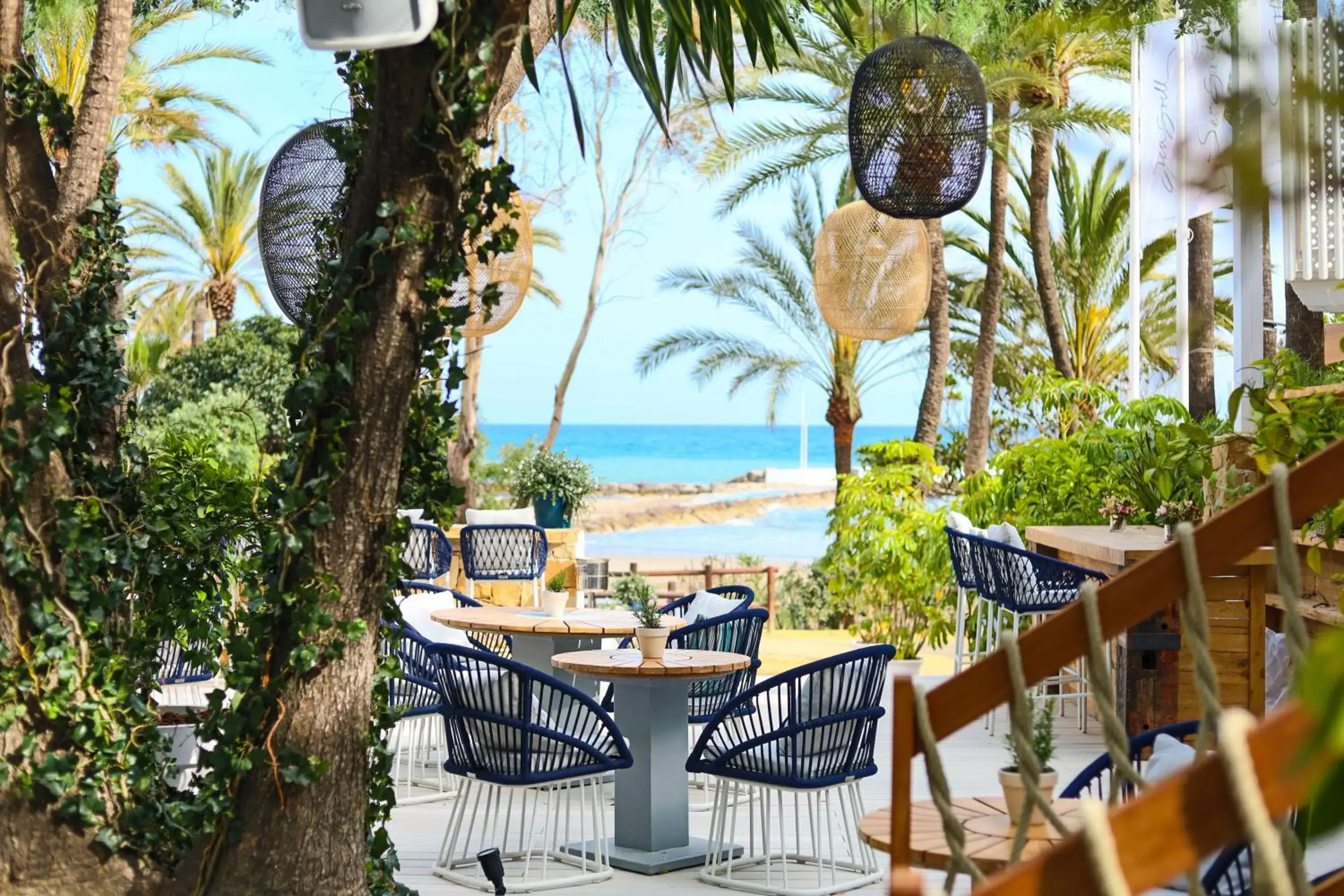 Restaurant/Places to Eat in Puente Romano Beach Resort