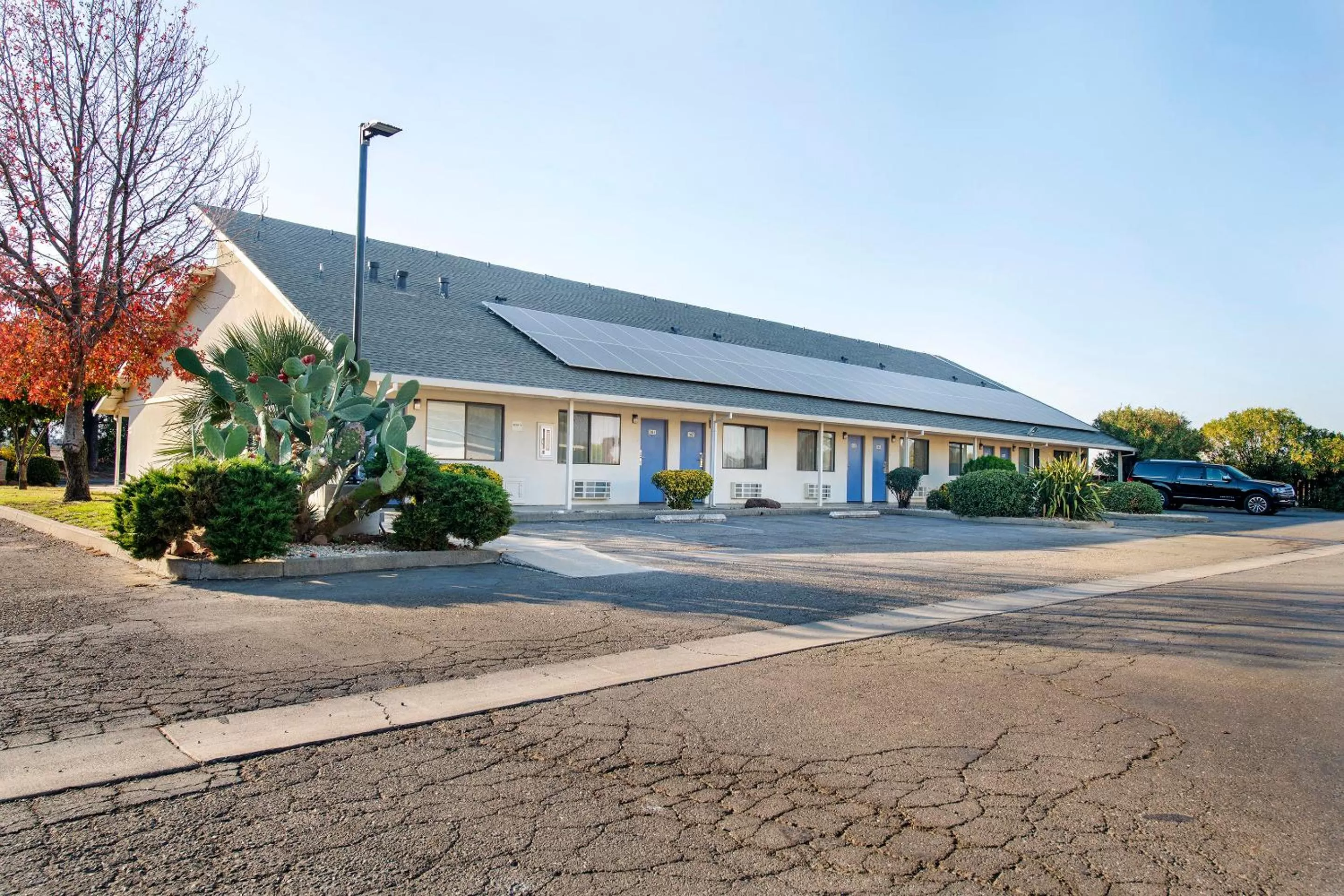 Facade/entrance in Super 8 by Wyndham Dunnigan