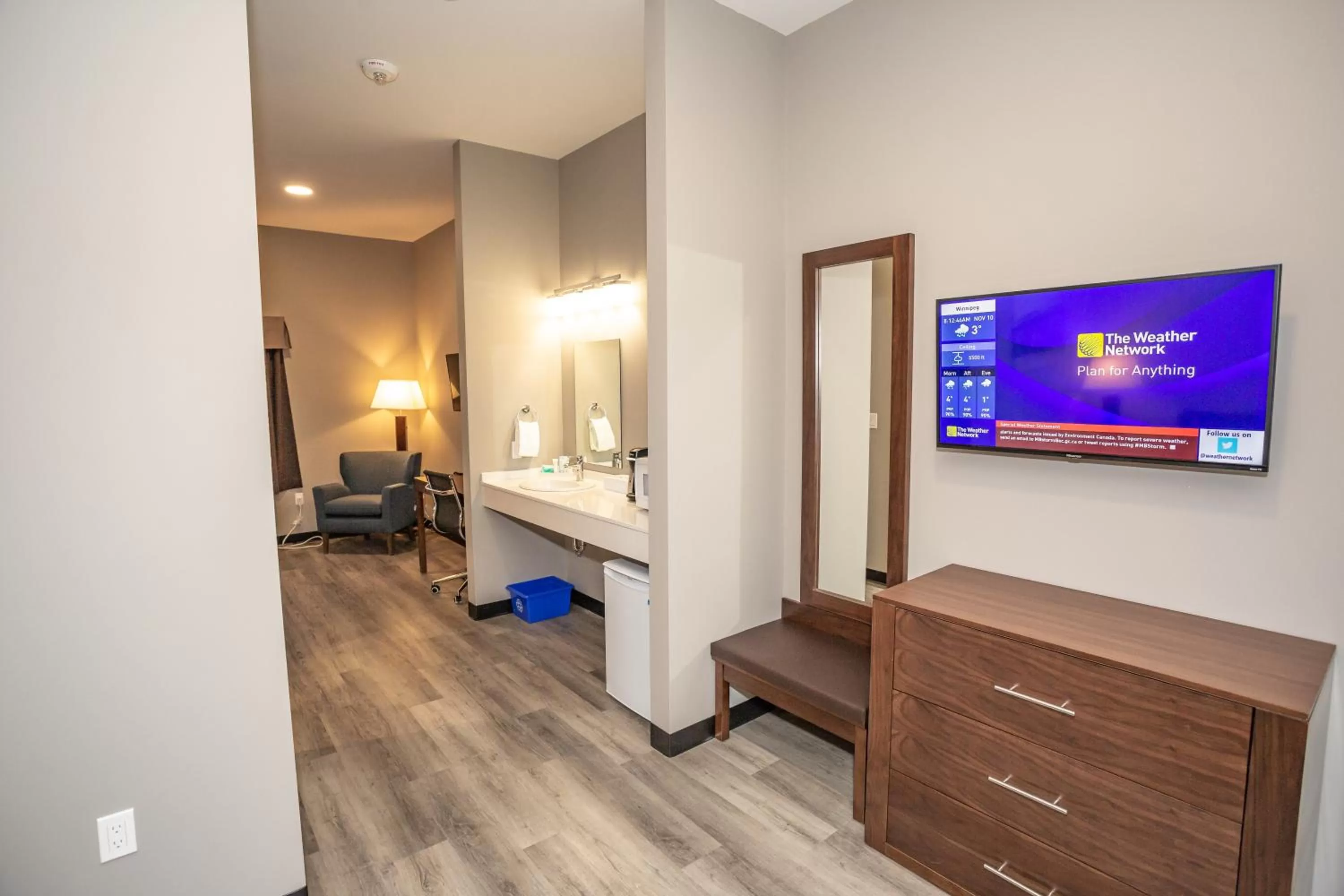 TV/Entertainment Center in Carman Blue Crescent Hotel