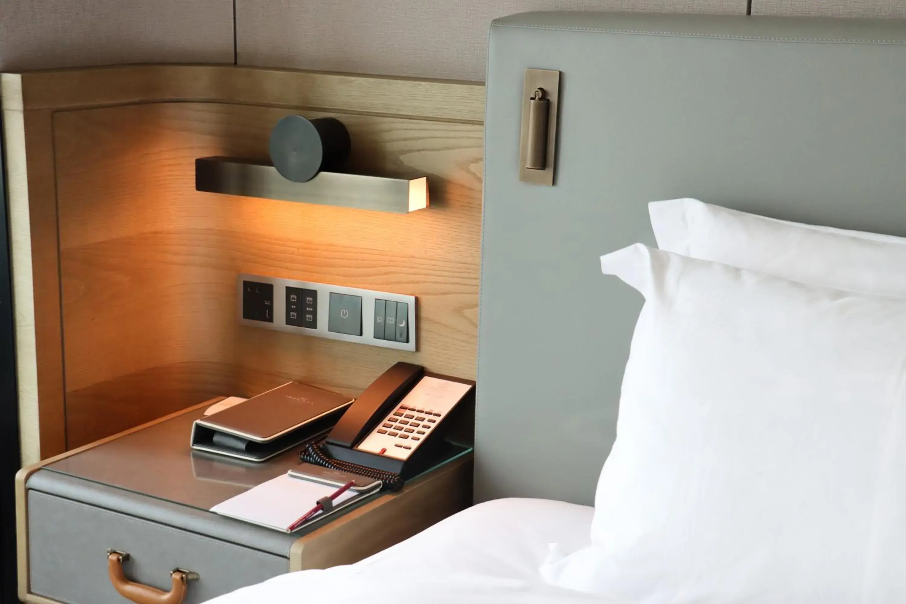 Bedroom, Bed in Crowne Plaza Chaozhou Riverside by IHG Bedroom, Bed in Crowne Plaza Chaozhou Riverside by IHG