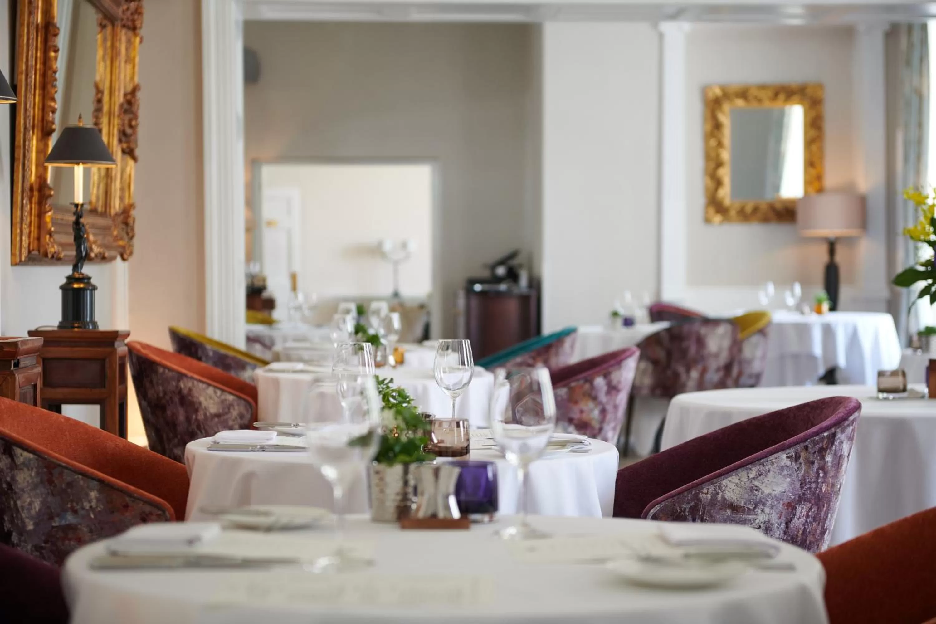 Restaurant/places to eat in Storrs Hall Hotel on the shore of Lake Windermere