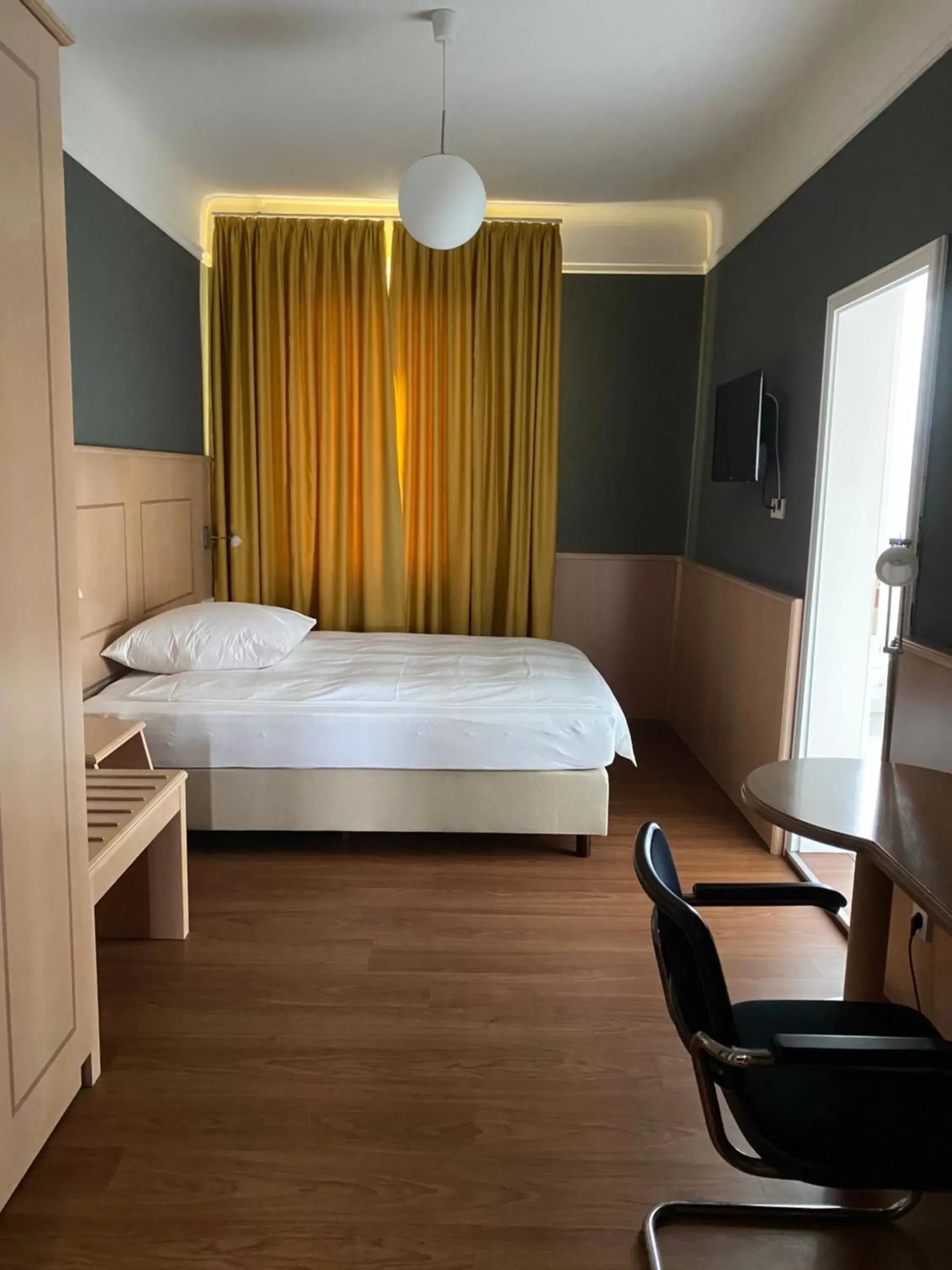 Standard Single Room in Hotel Union Standard Single Room in Hotel Union