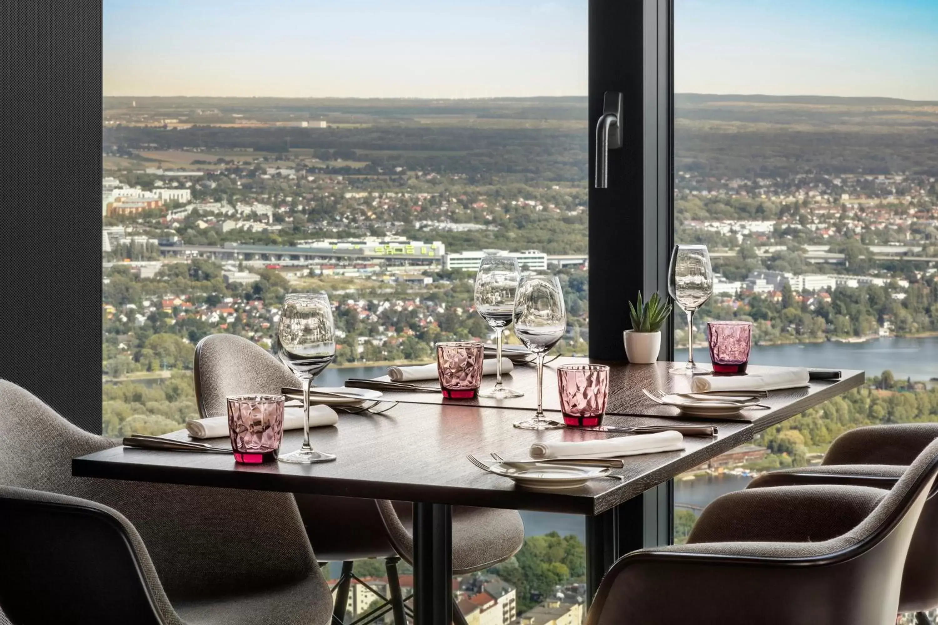 Restaurant/places to eat in Melia Vienna