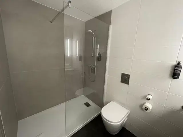 Bathroom in Ibis Styles Cognac