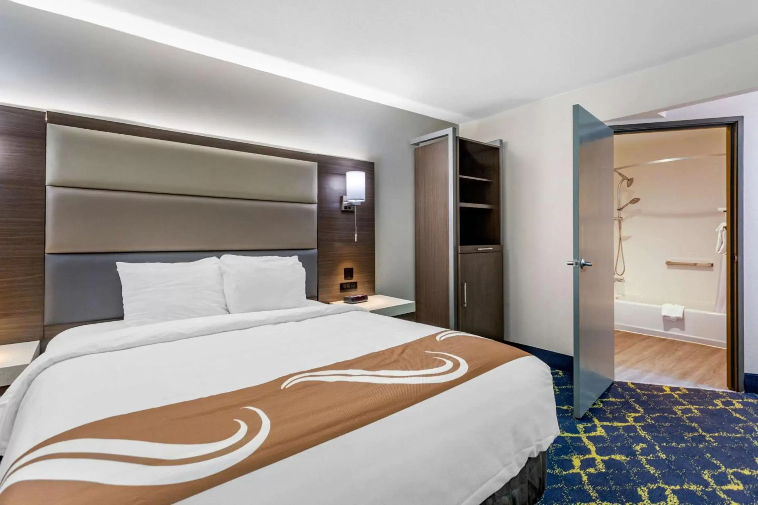 Photo of the whole room, Bed in Quality Inn Murfreesboro-University Area Photo of the whole room, Bed in Quality Inn Murfreesboro-University Area