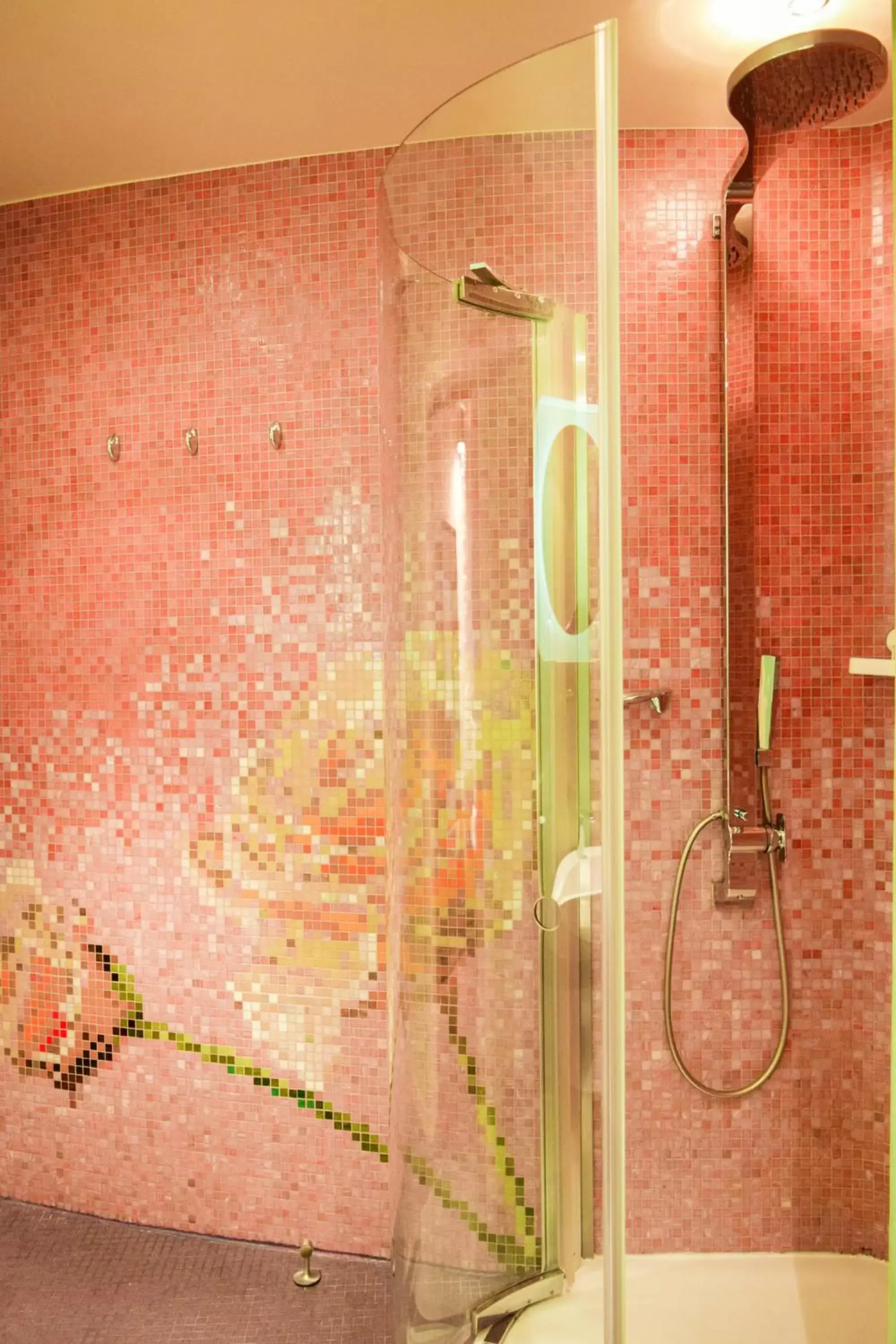 Bathroom in Les Fleurs Boutique Hotel