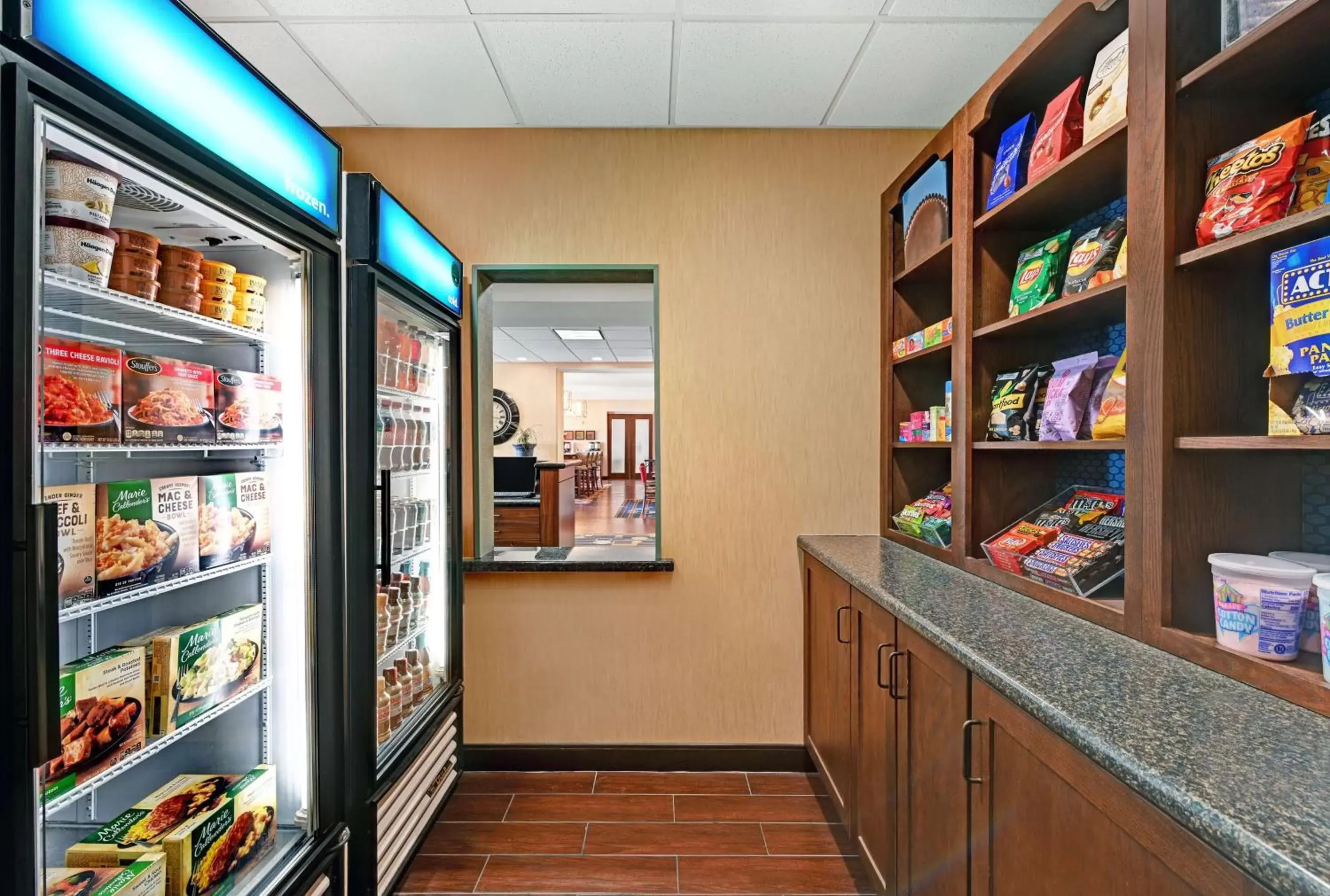 Restaurant/places to eat in Hampton Inn Deming Restaurant/places to eat in Hampton Inn Deming