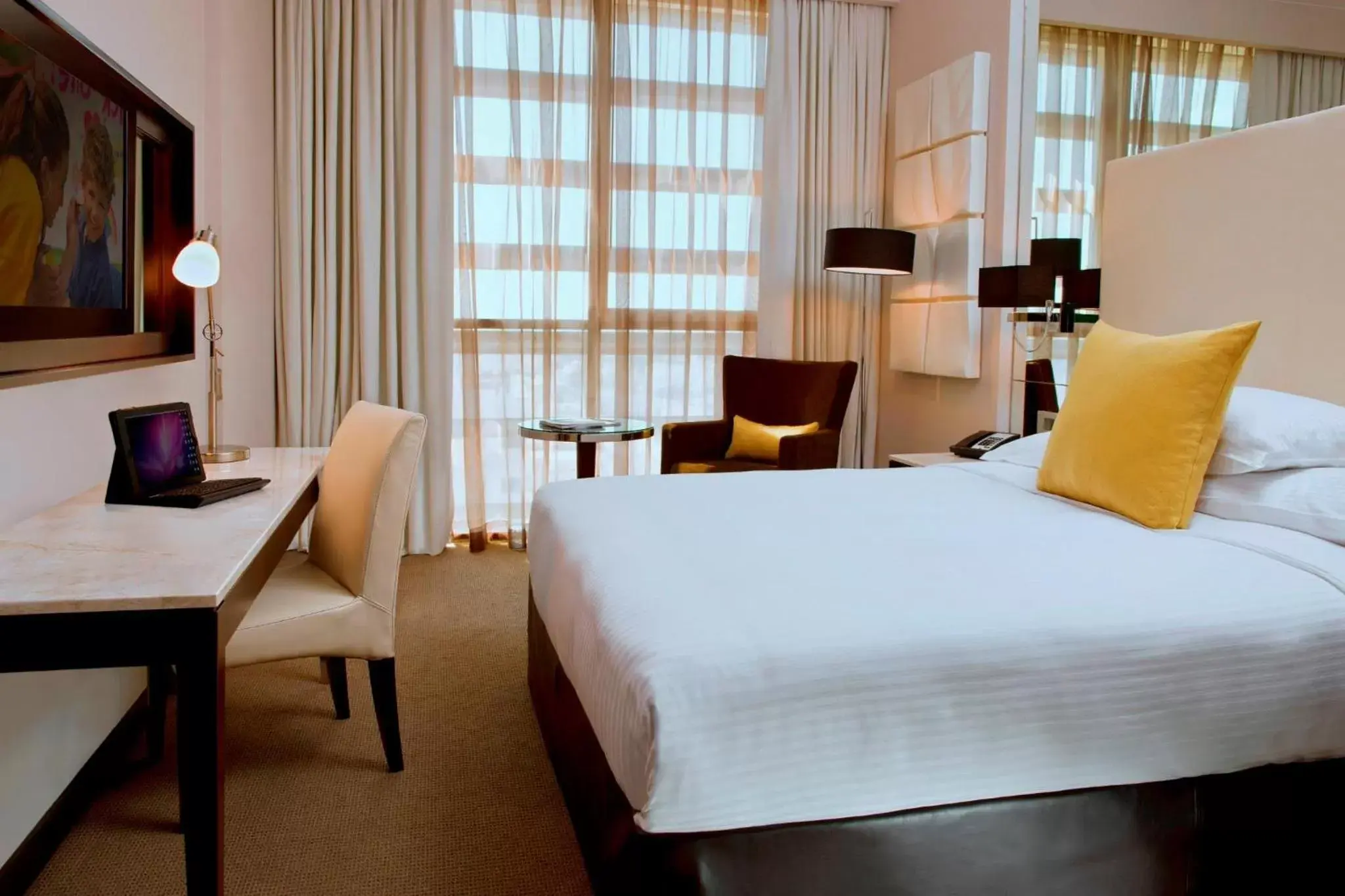 TV and multimedia, Bed in Centro Al Manhal by Rotana TV and multimedia, Bed in Centro Al Manhal by Rotana