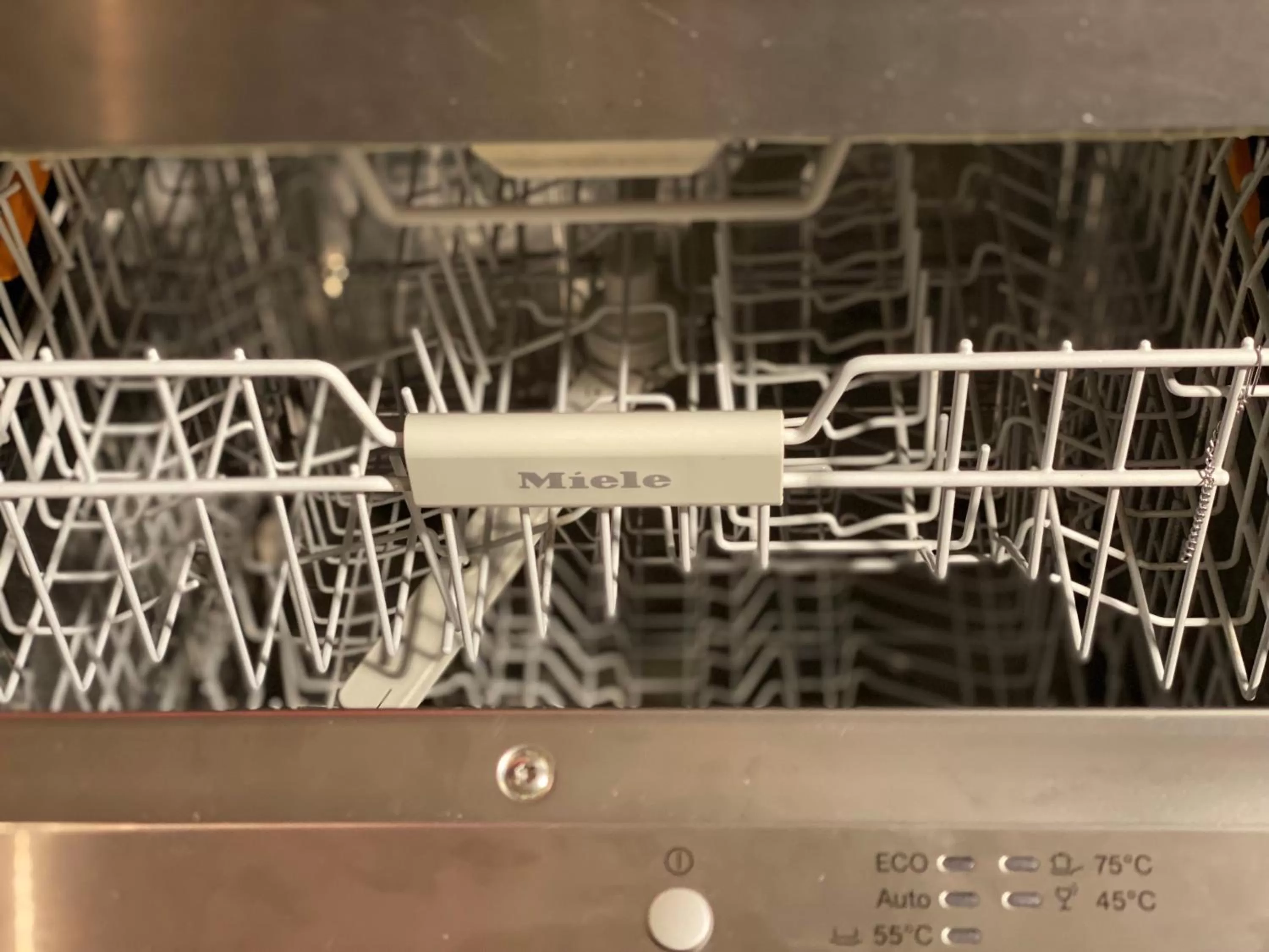 dishwasher in Paauwze