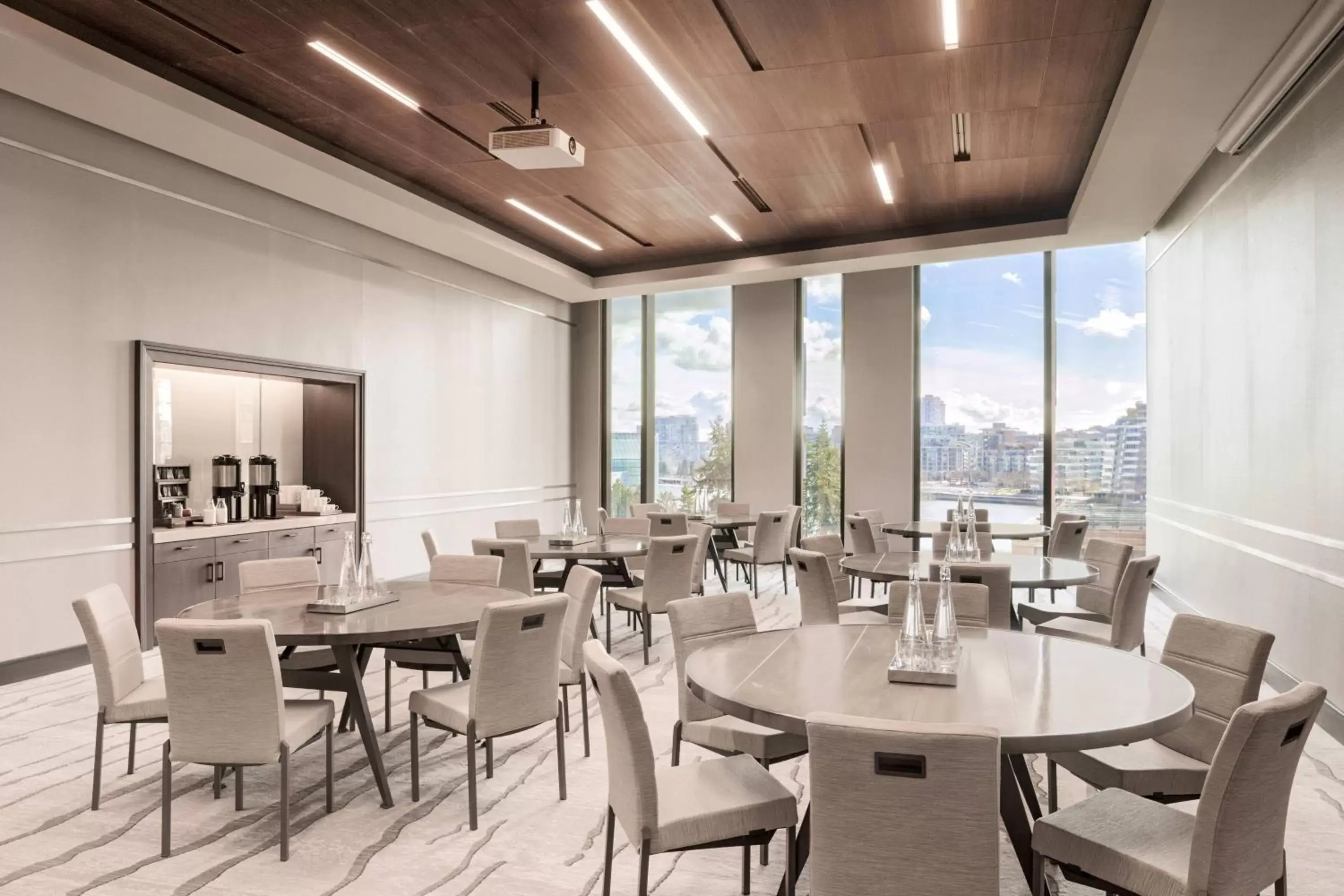 Meeting/conference room, Restaurant/Places to Eat in JW Marriott Parq Vancouver