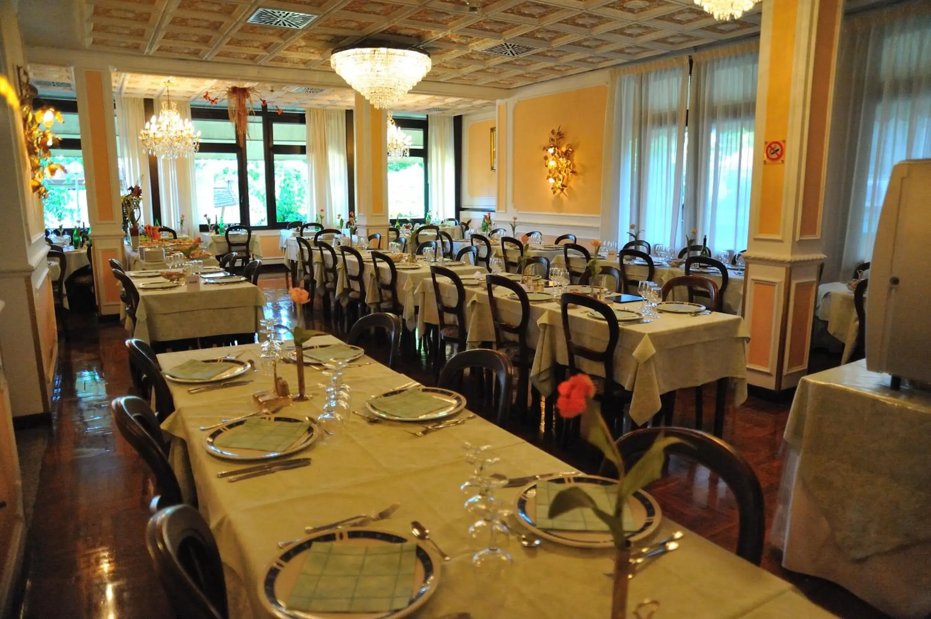 Restaurant/places to eat in Hotel Savona Restaurant/places to eat in Hotel Savona