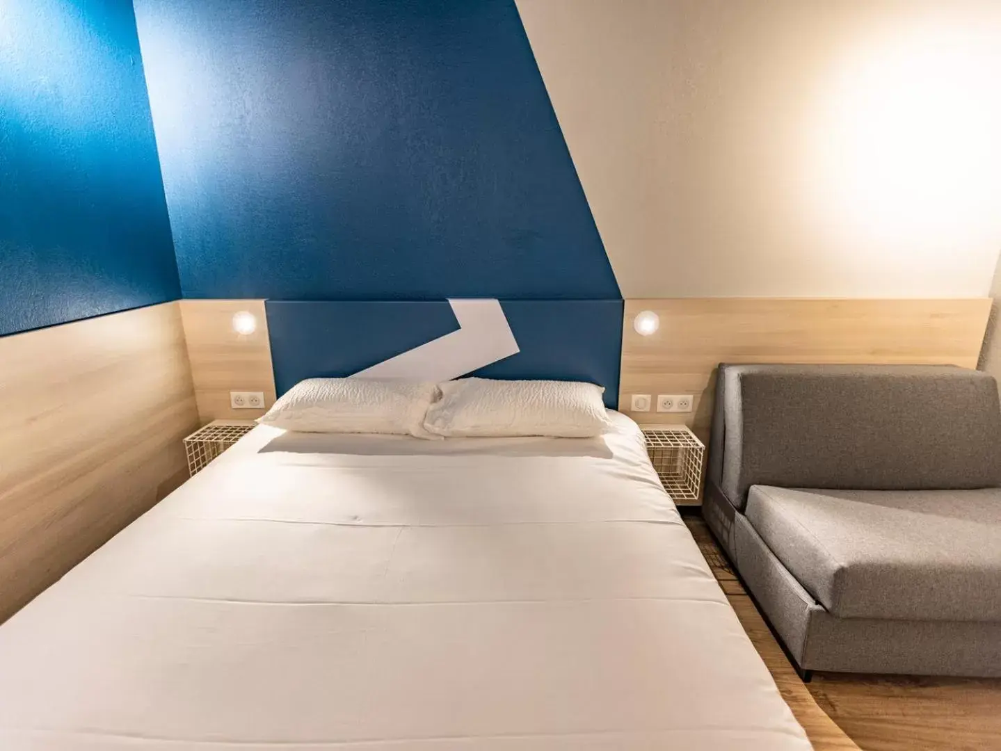 Bedroom, Bed in ibis Budget Millau Viaduc