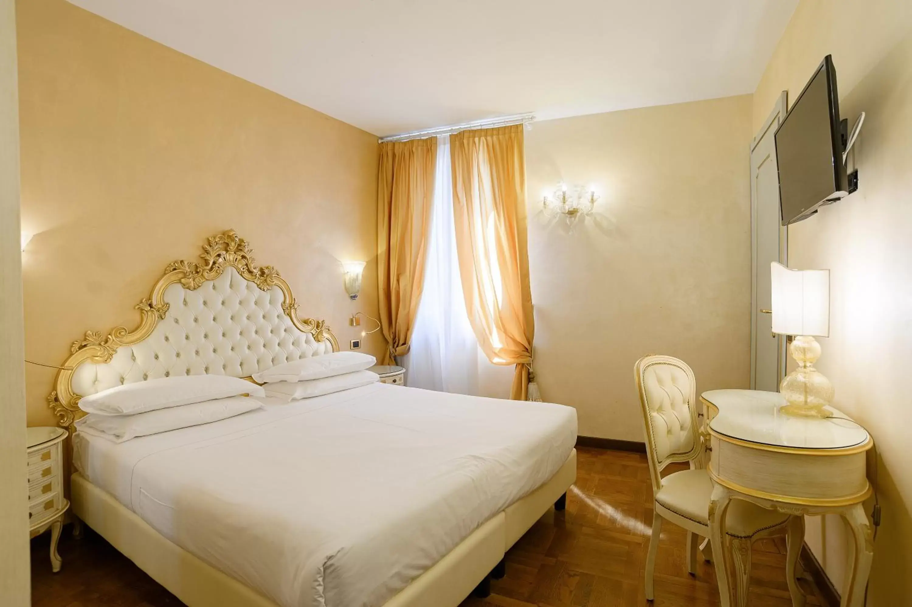 Bed in Hotel San Zaccaria