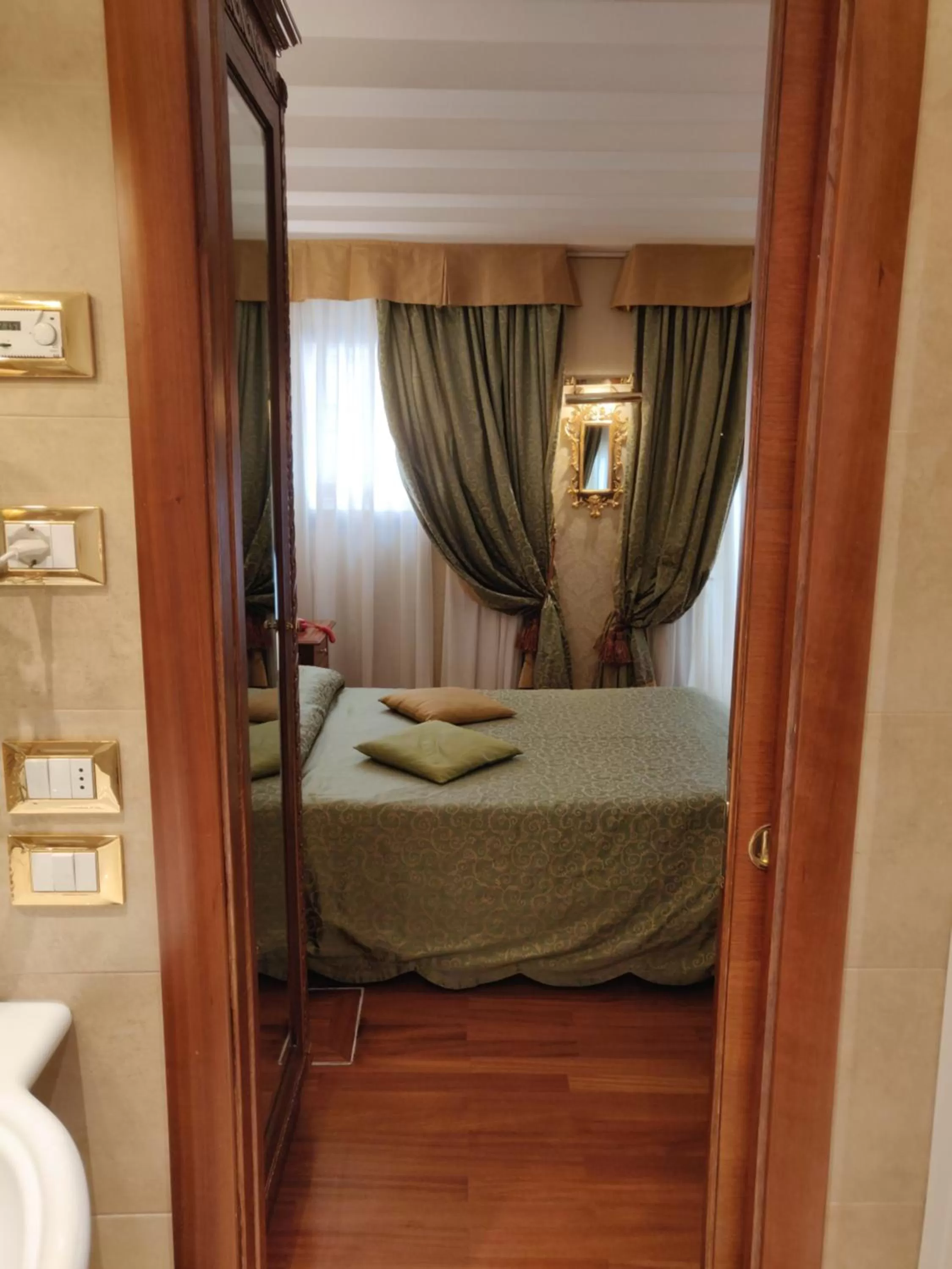 Bedroom, Bed in Hotel Ca' Marinella