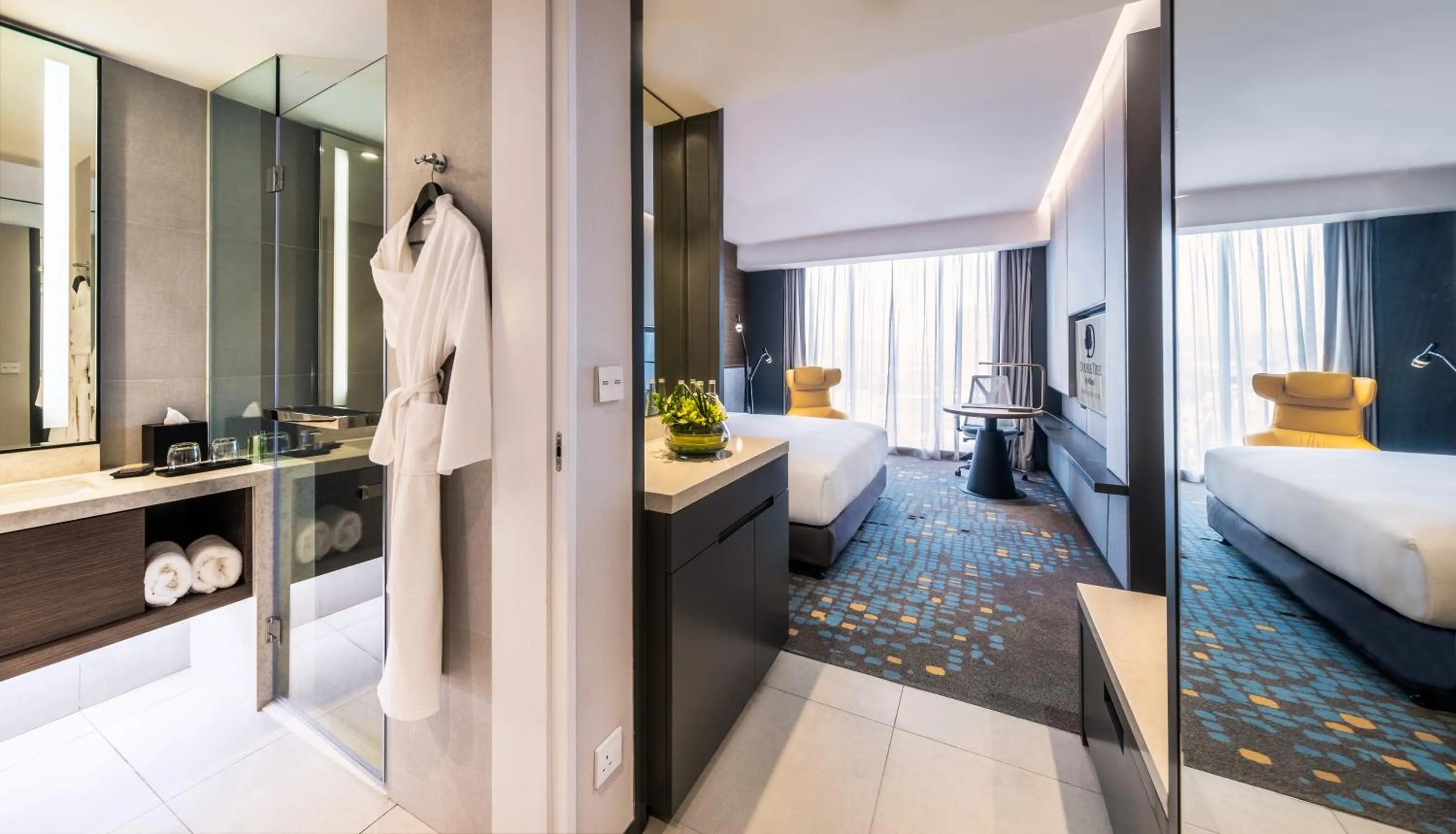 Toilet, Bed in Doubletree By Hilton Shah Alam I-City