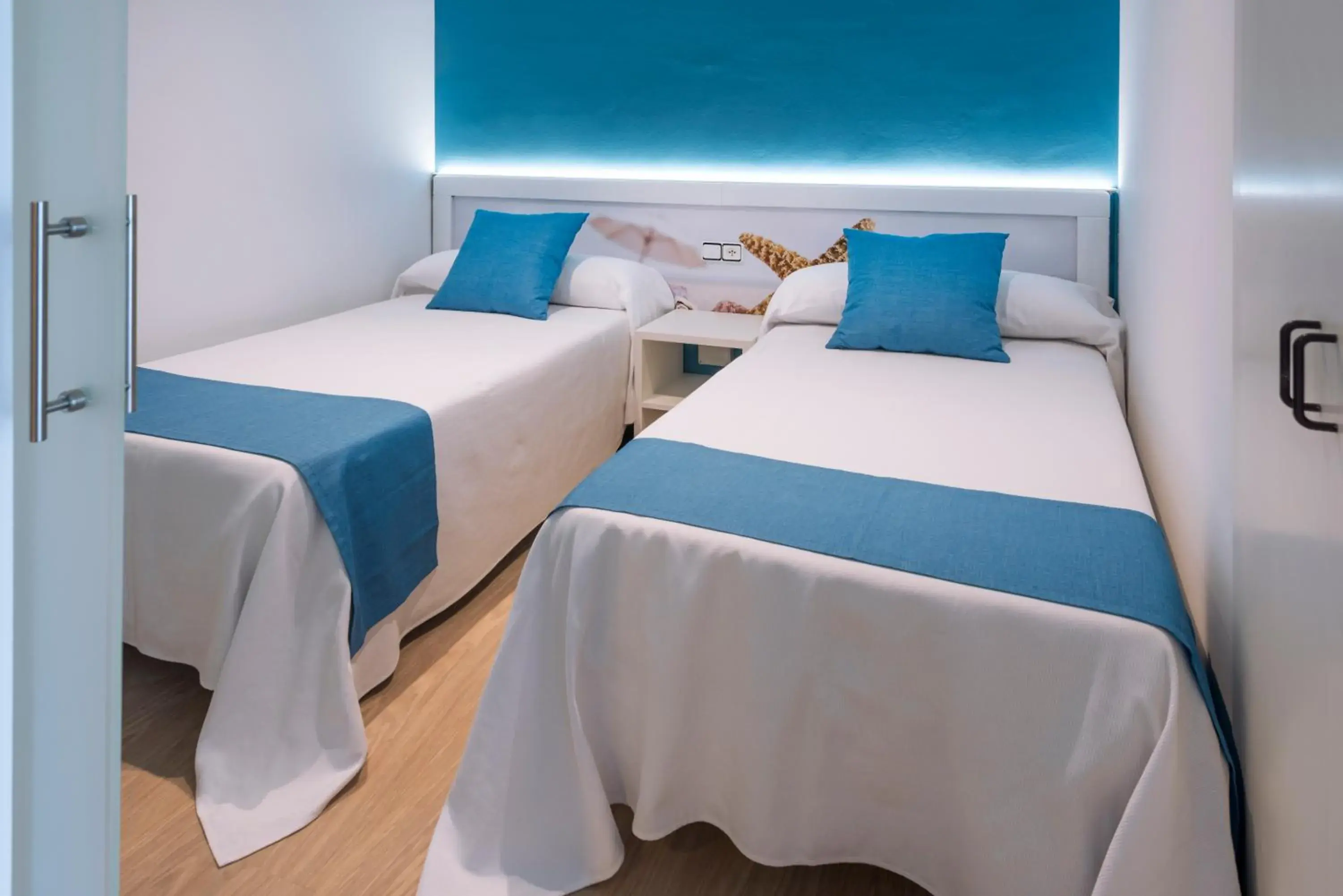 Bed in GHT Balmes, Hotel-Aparthotel&SPLASH