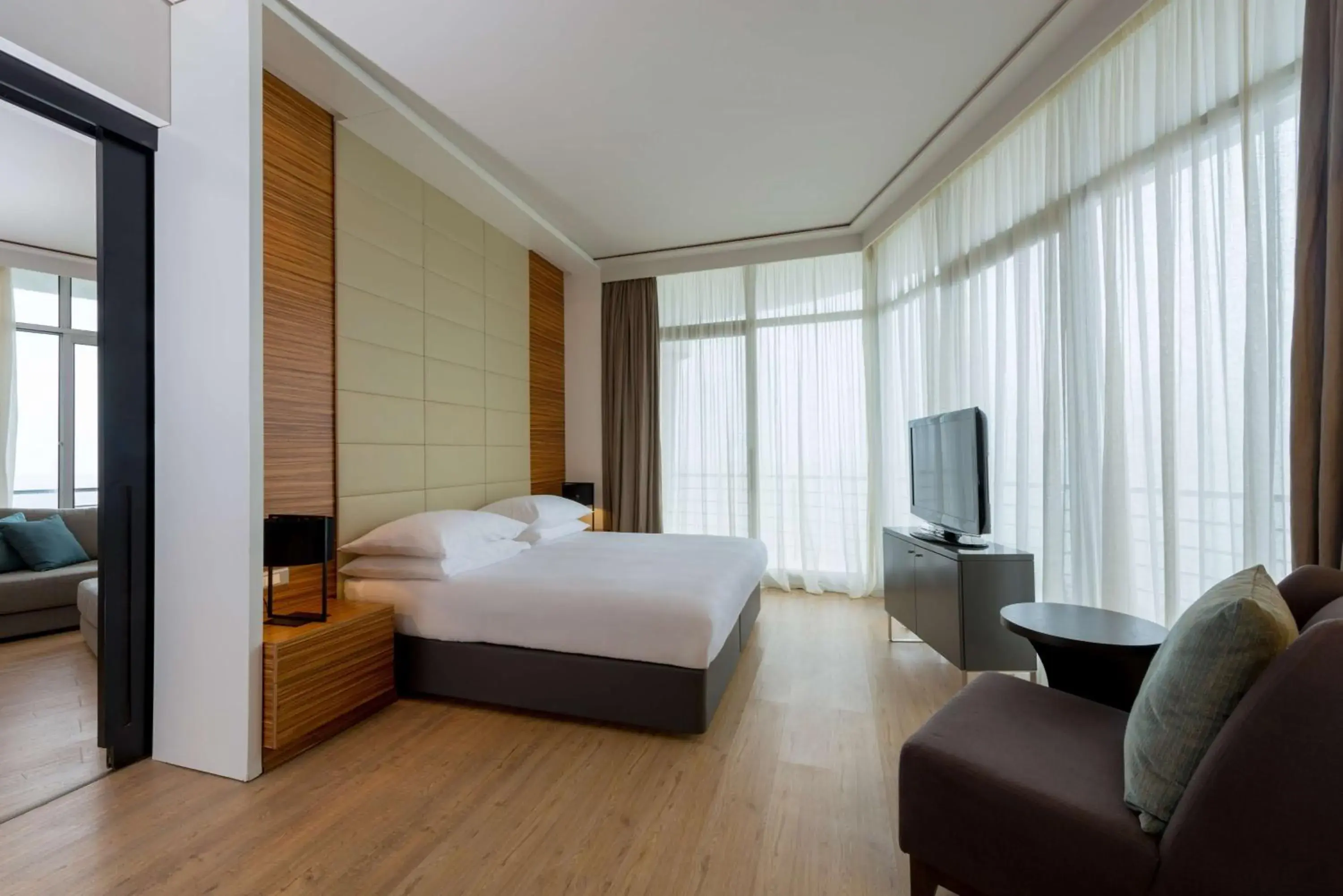 TV and multimedia, Bed in Radisson Blu Hotel & Residence Maputo