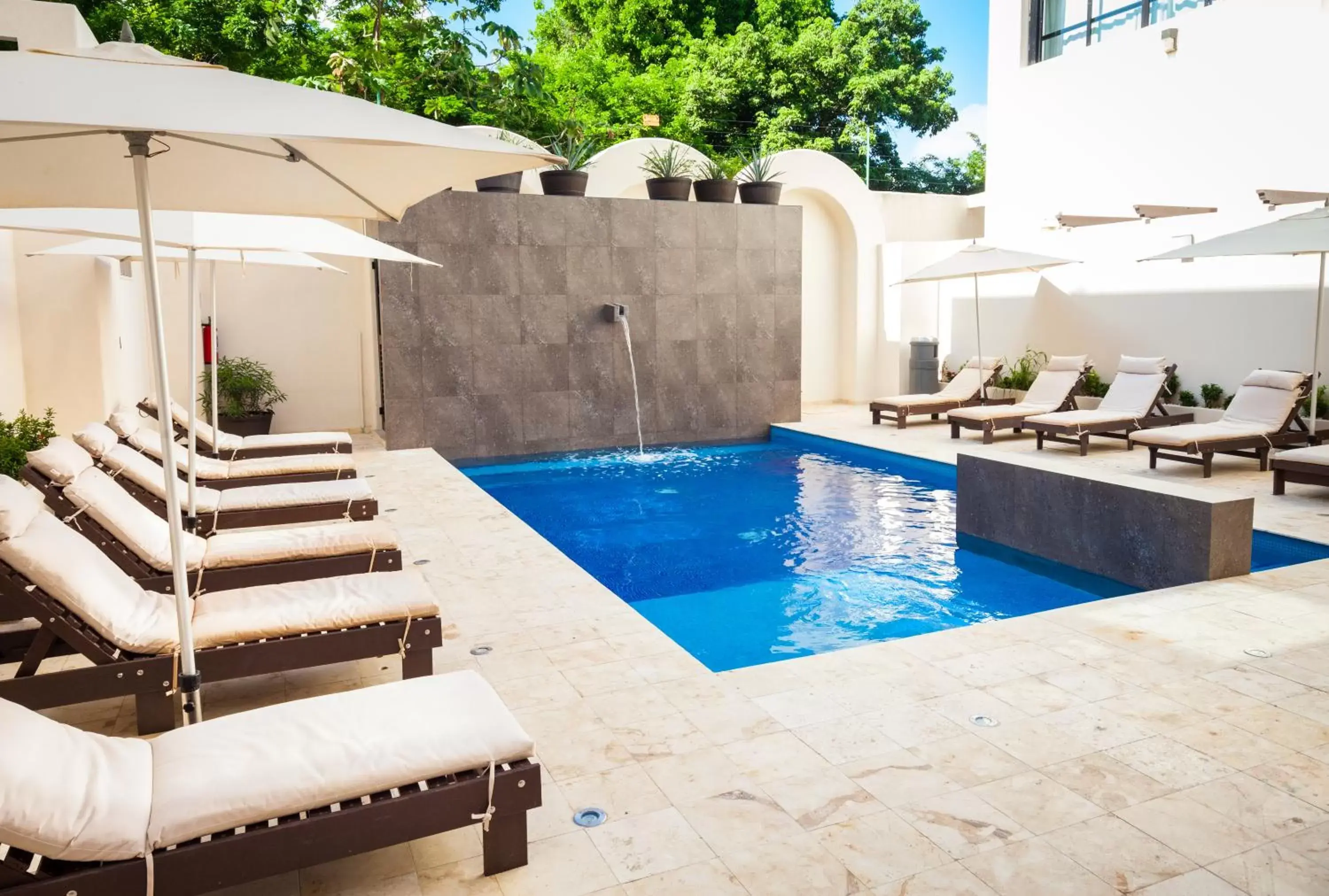 Facade/entrance, Swimming Pool in Aspira Hotel Playa del Carmen