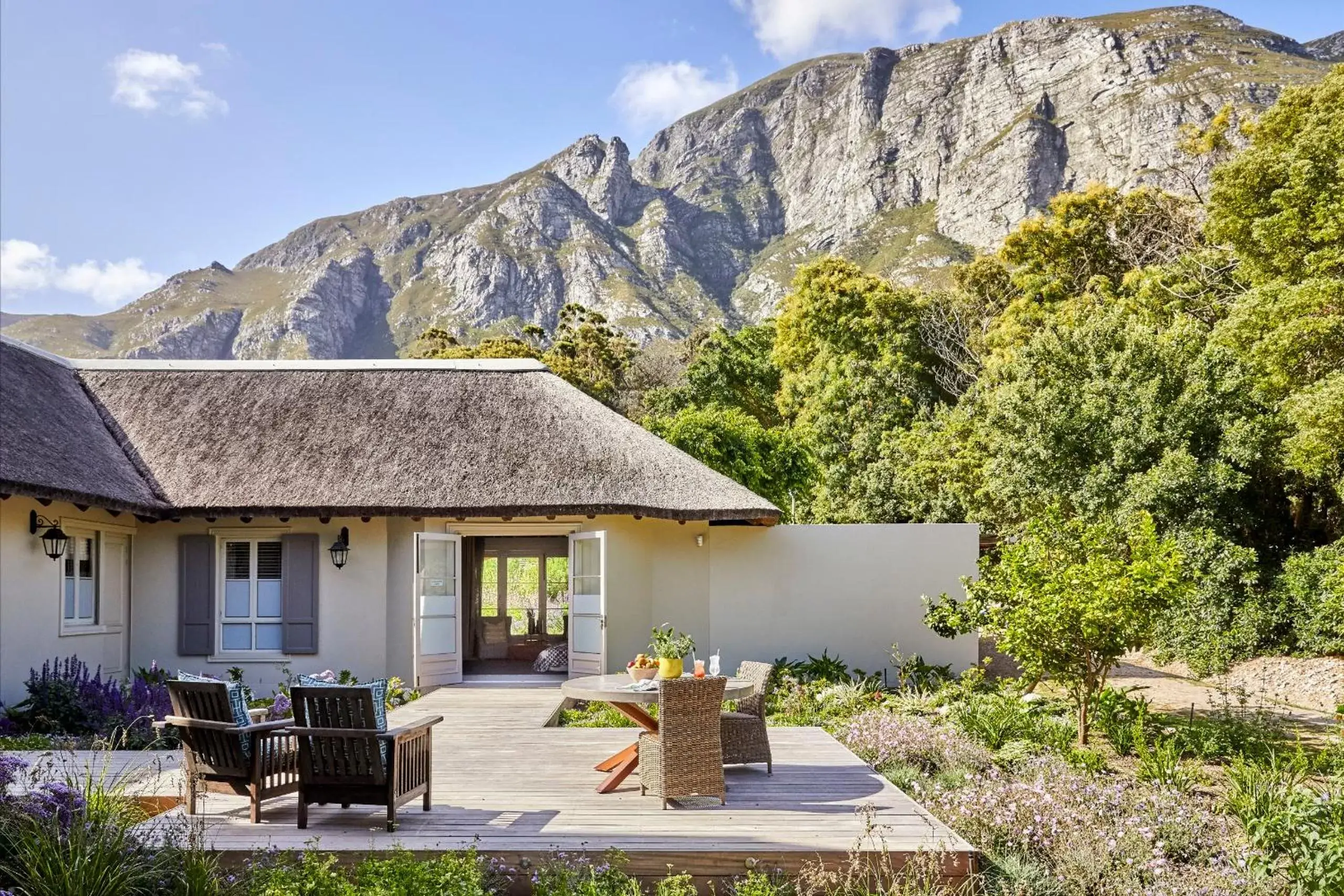 Patio, Property Building in The Thatch House Hermanus