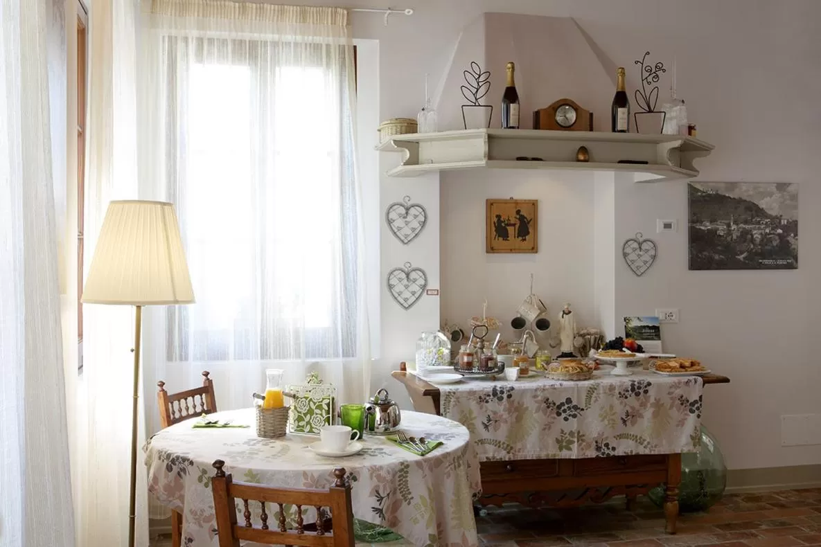 Restaurant/places to eat in Le Zitelle di Ron