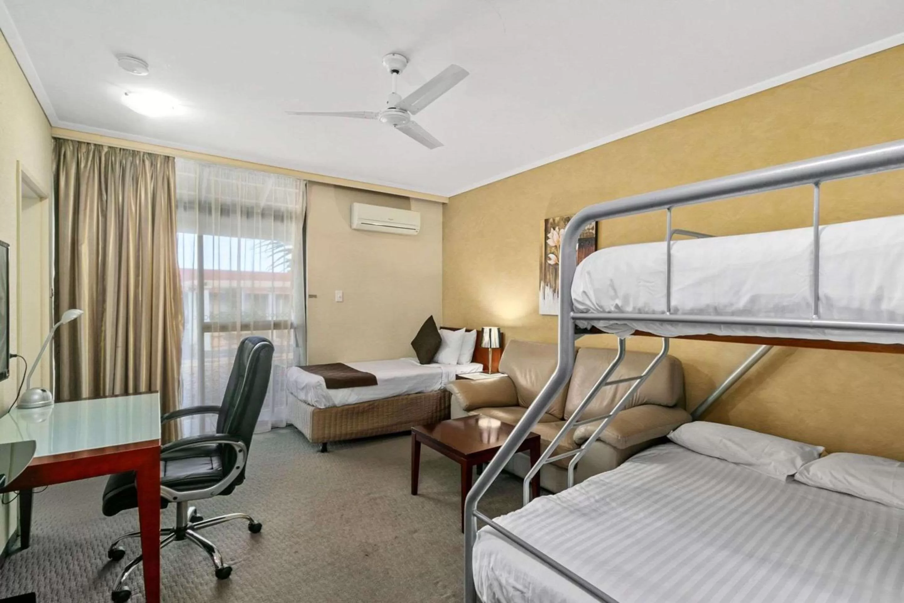 Bedroom, Bed in Comfort Inn Whyalla