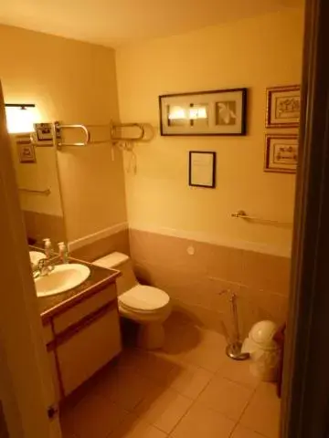 Bathroom in Rae Leigh Heights BnB