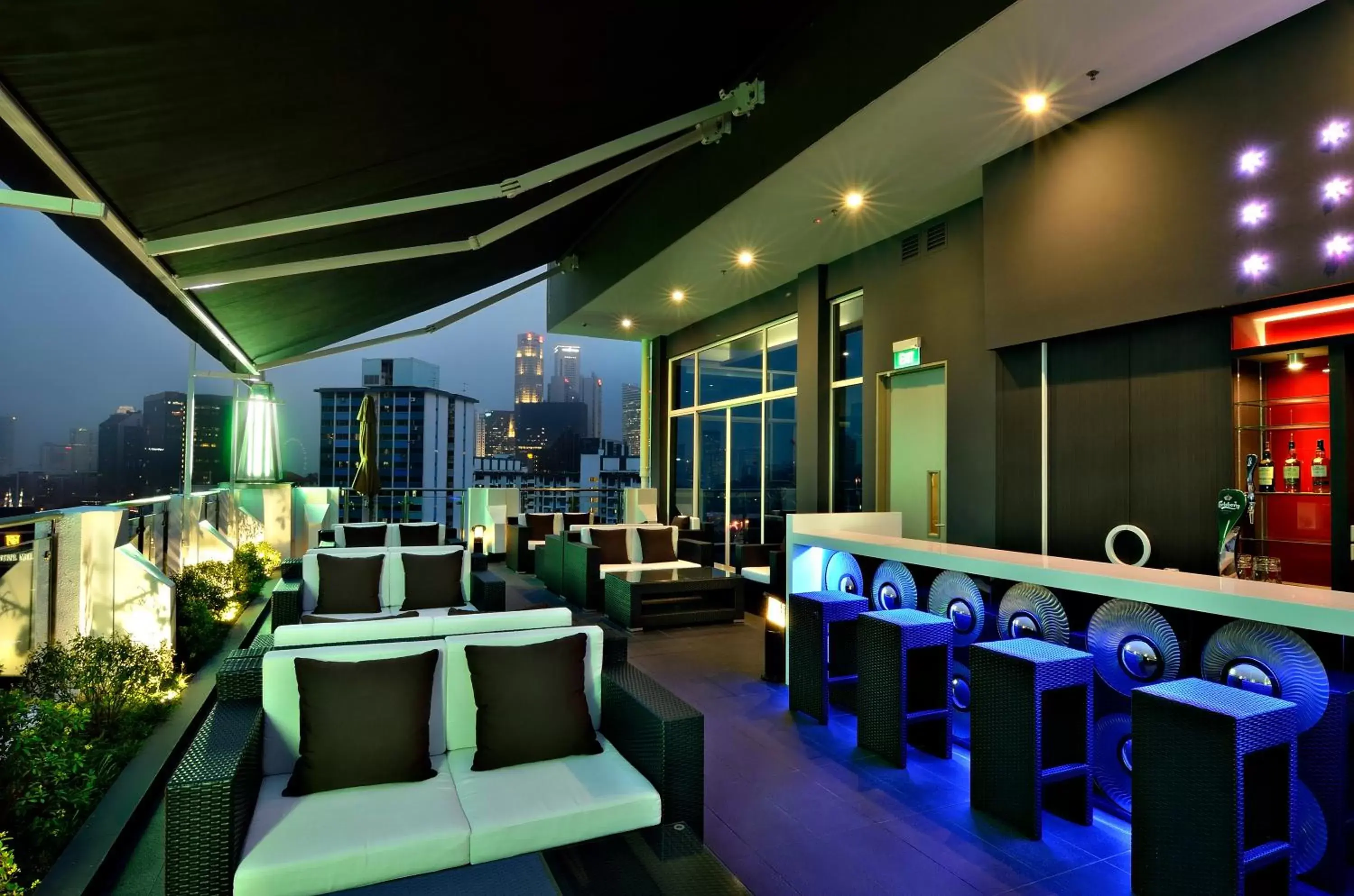 Lounge or bar, Restaurant/Places to Eat in The Seacare Hotel