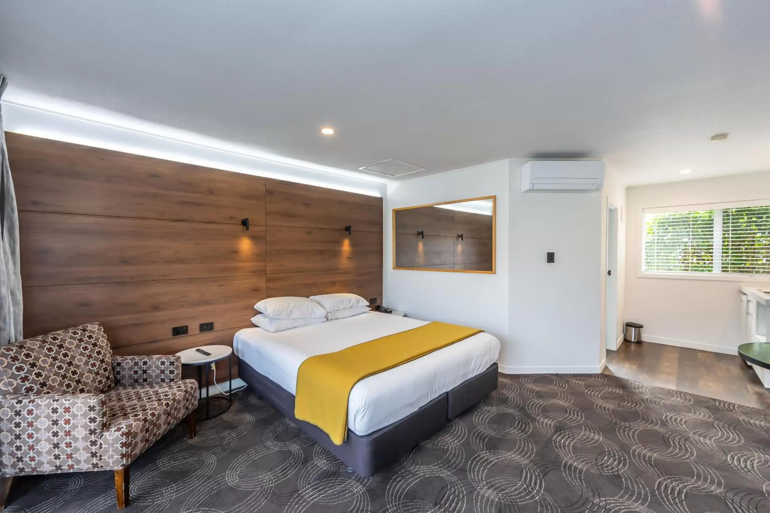 Photo of the whole room, Bed in The Ashley Hotel Greymouth