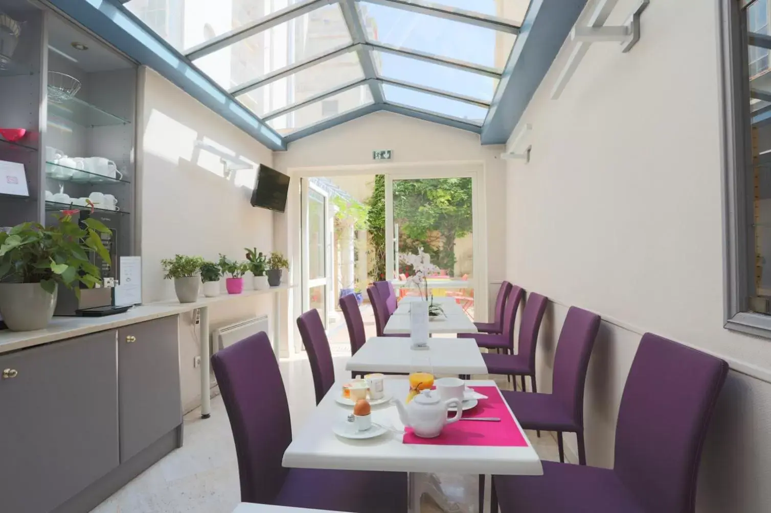 Dining area, Restaurant/Places to Eat in Hôtel de la Fontaine