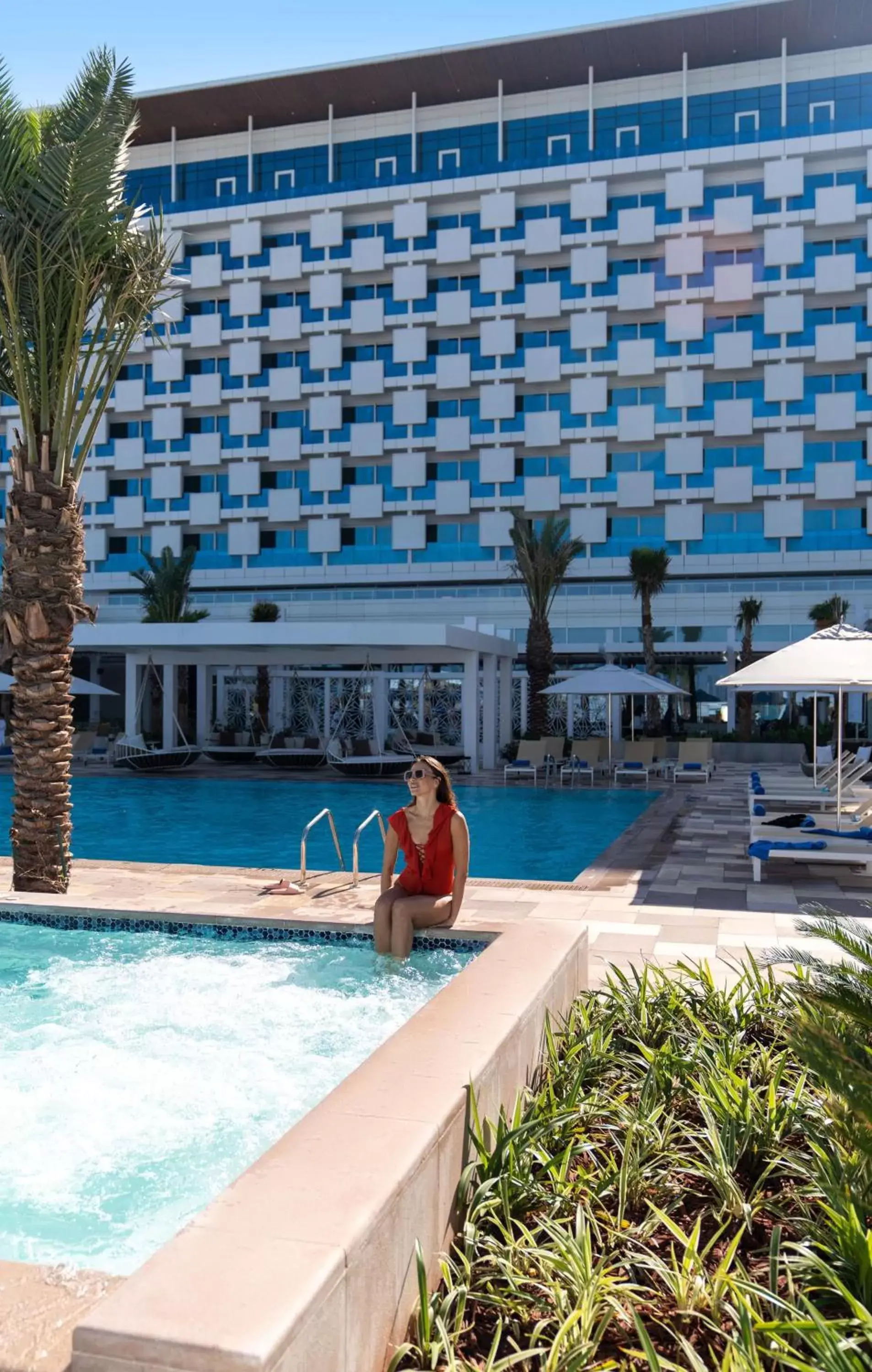 Swimming Pool in Rixos Gulf Hotel Doha - All Inclusive