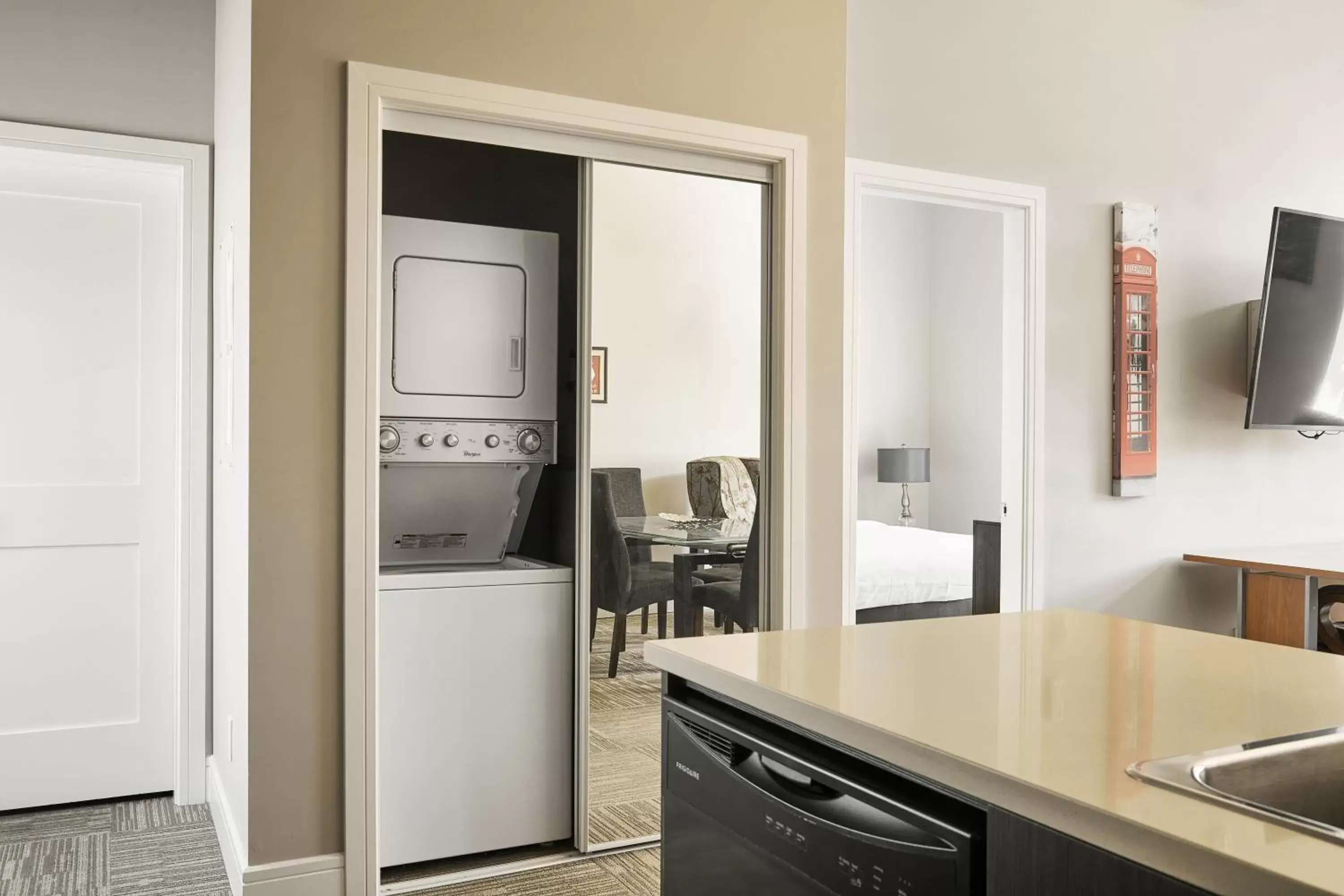 laundry, Kitchen/Kitchenette in SoLo Suites