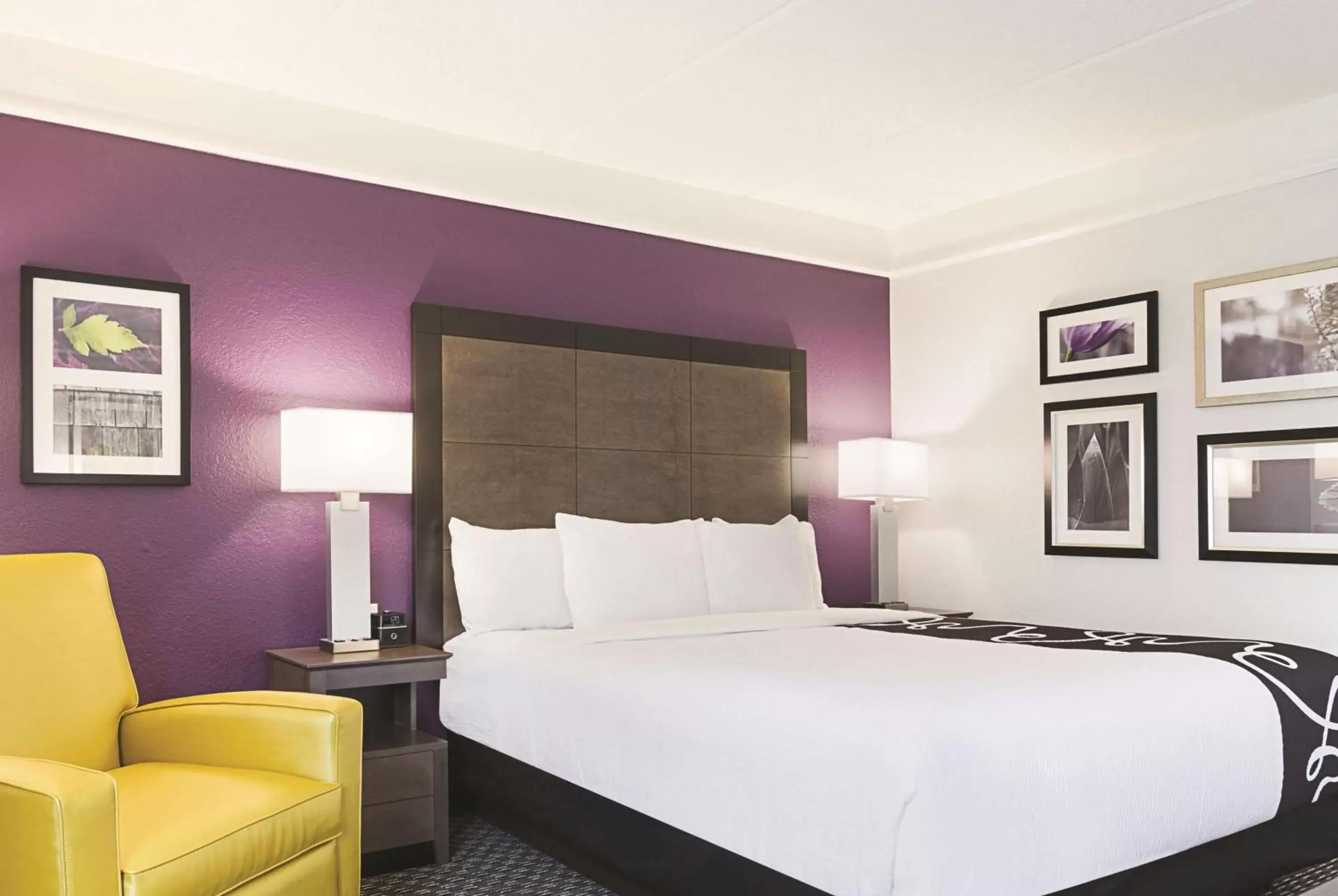 Photo of the whole room, Bed in La Quinta by Wyndham Atlanta Perimeter Medical
