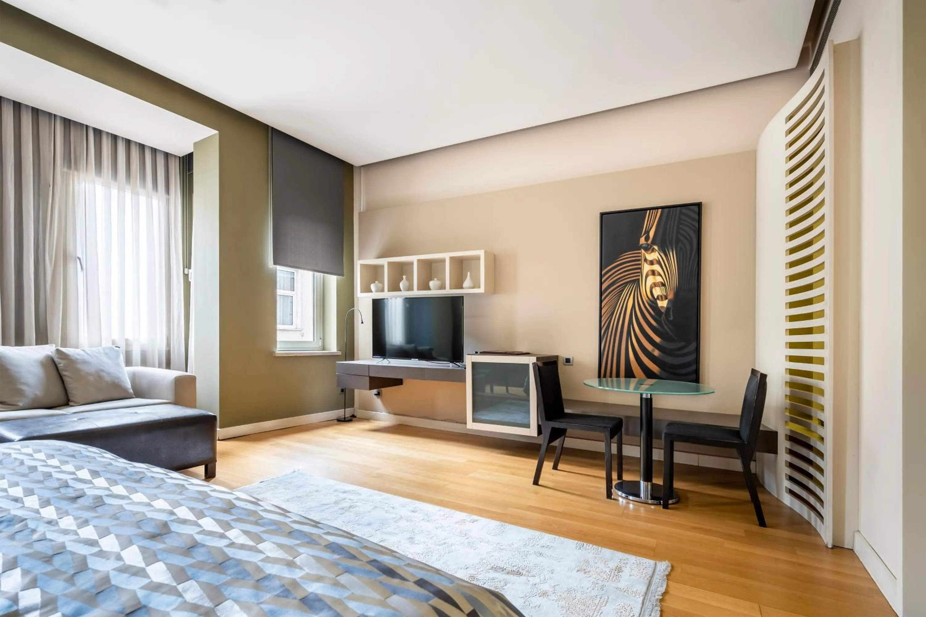 Living room, Bed in Ansen Hotel and Suites