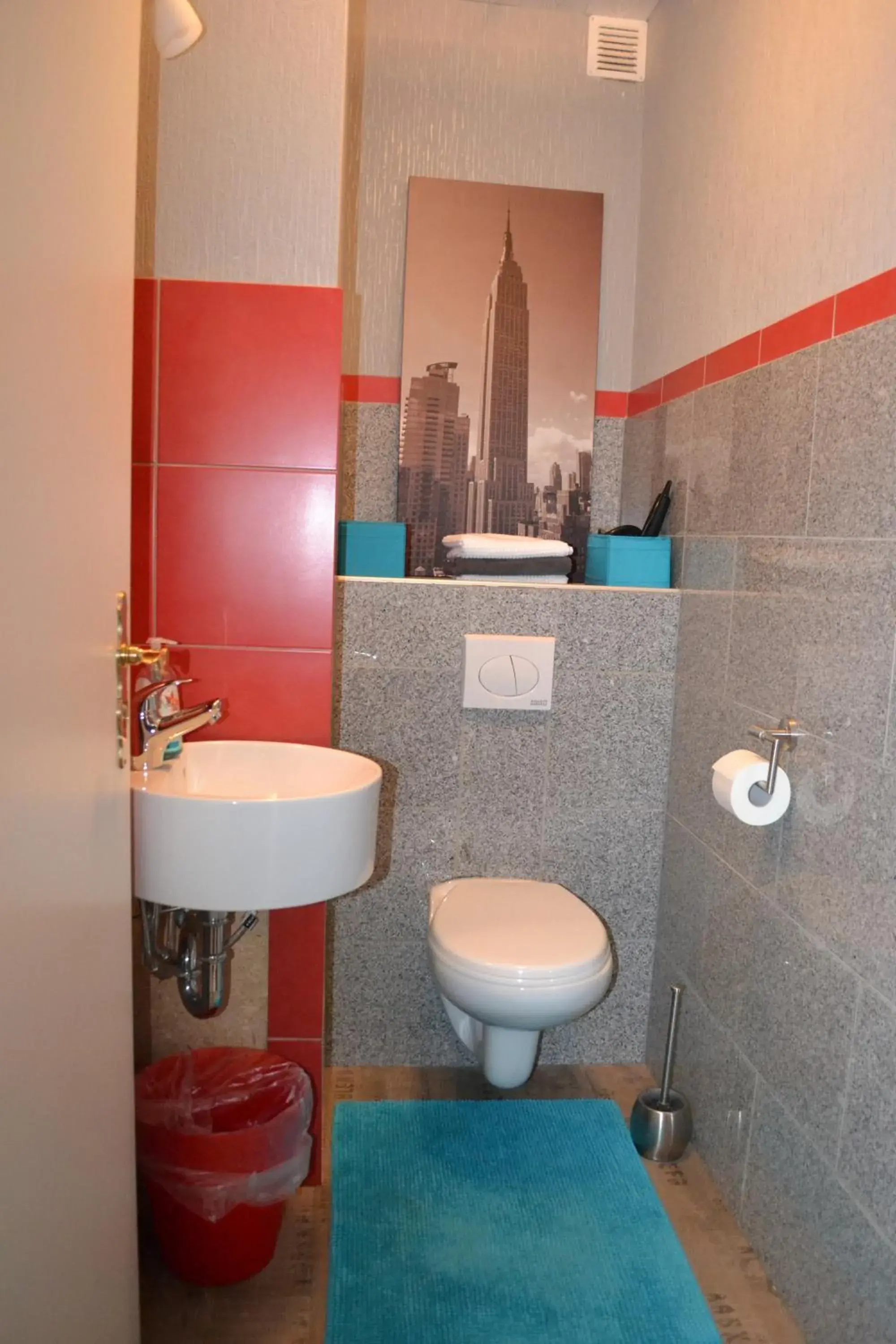 Photo of the whole room, Bathroom in Gästehaus Gebauer