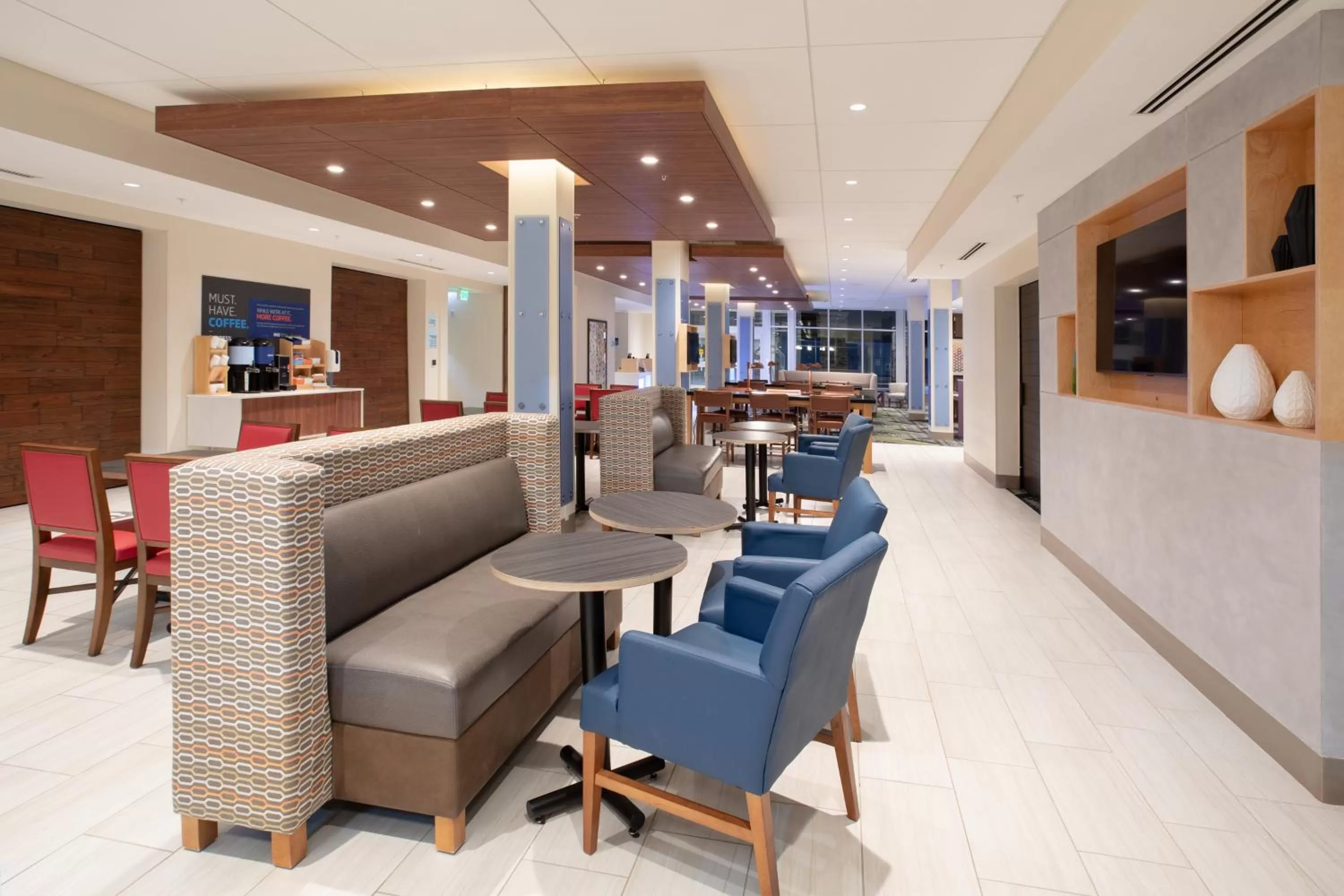 Breakfast in Holiday Inn Express & Suites - Goodland I-70 by IHG