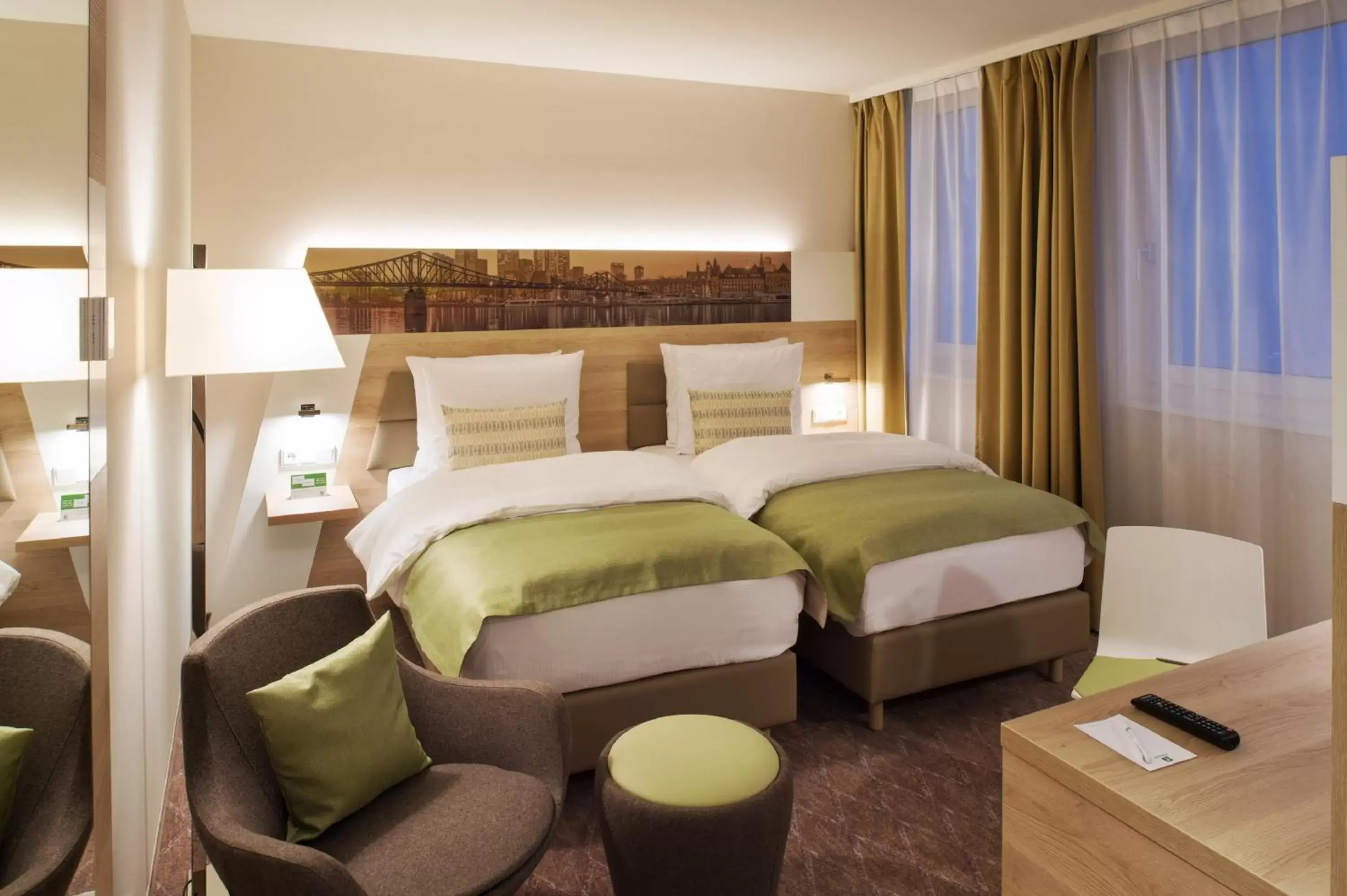 Photo of the whole room, Bed in Holiday Inn Frankfurt Airport, an IHG Hotel