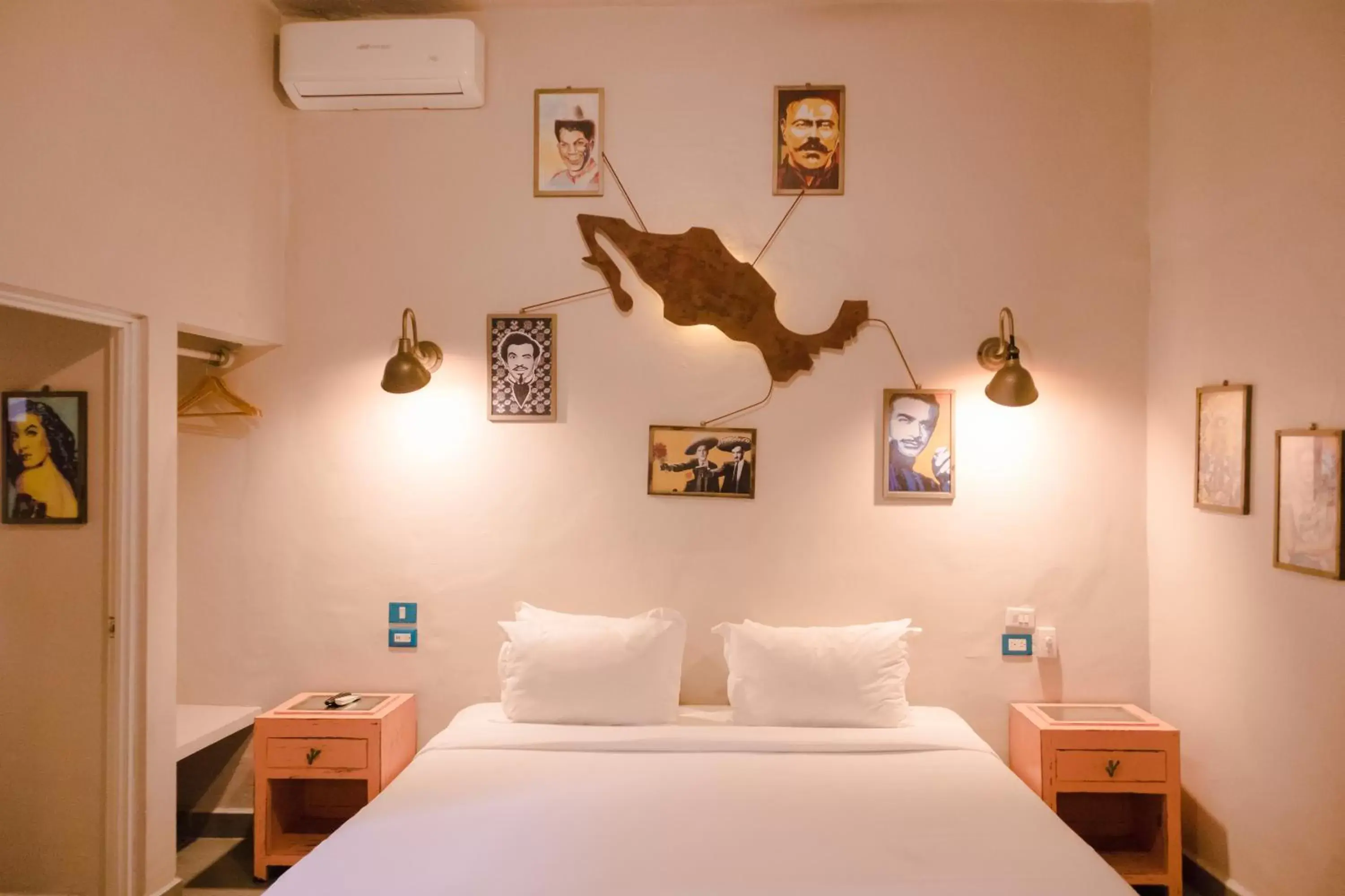 Bed in Hotel Del Portal San Miguel de Allende
