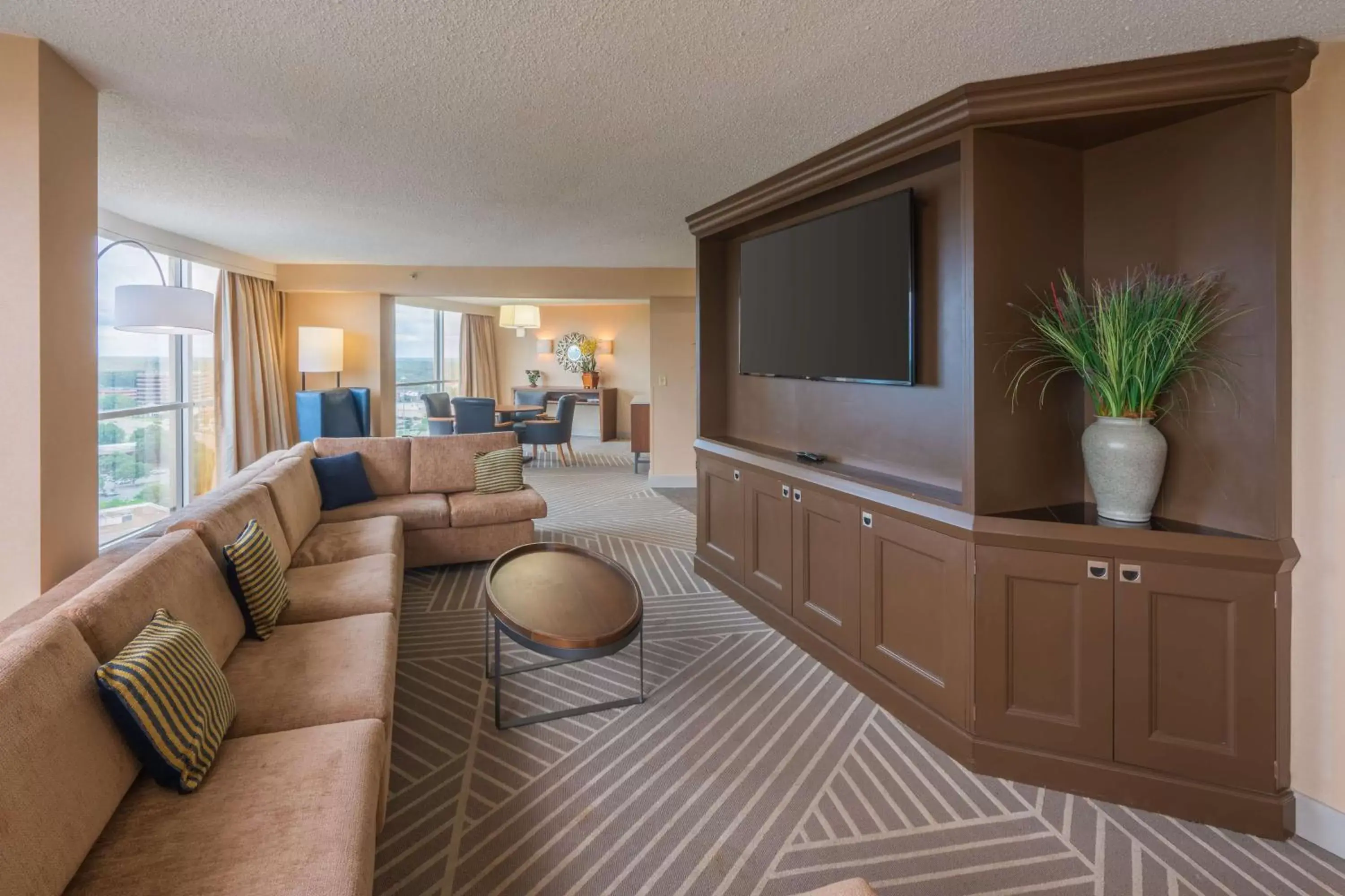 Living room, TV/Entertainment Center in Hilton Memphis