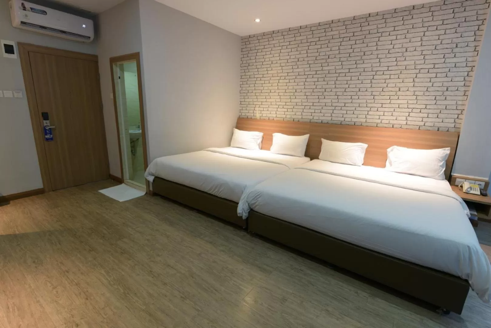 Bedroom, Bed in Kama Hotel