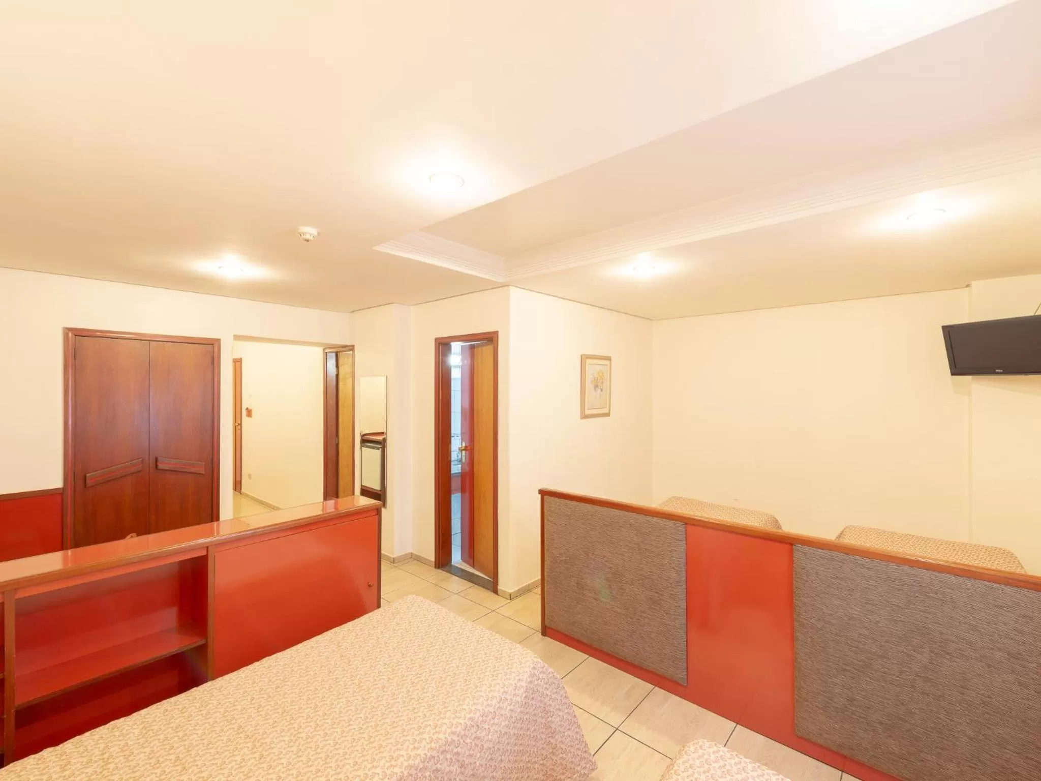 Photo of the whole room, Bed in Real Castilha Hotel