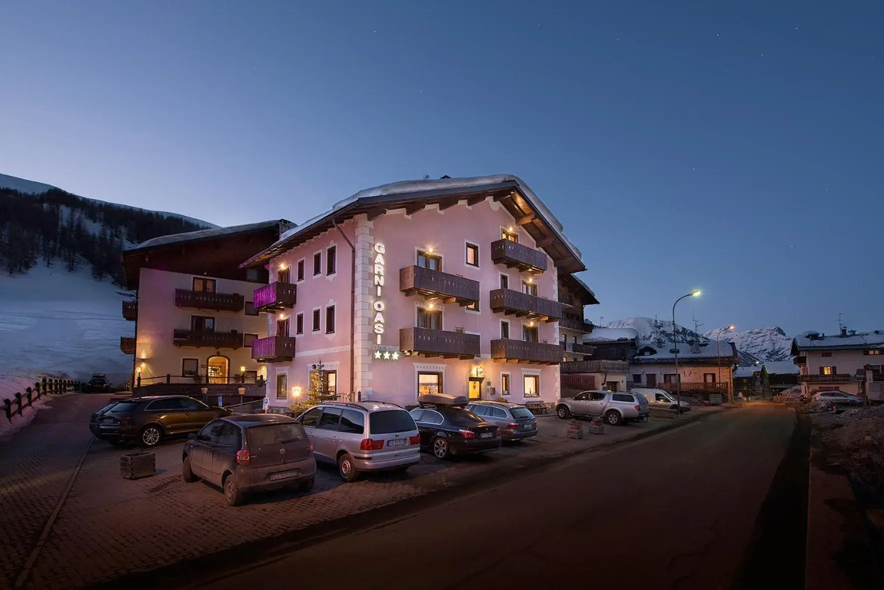 Facade/entrance, Property Building in Garni Oasi