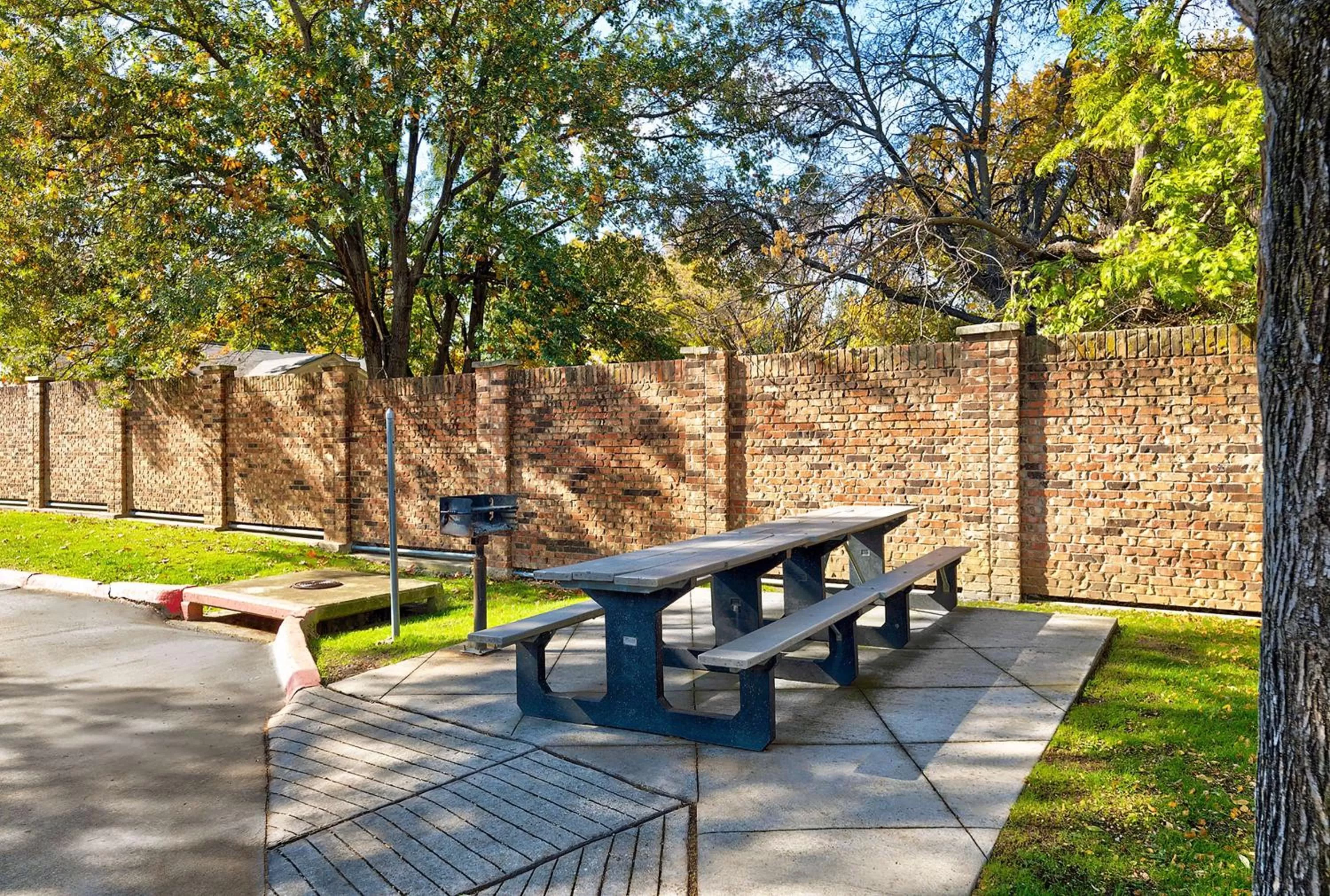 Property building in Studio 6-North Richland Hills, TX - Fort Worth