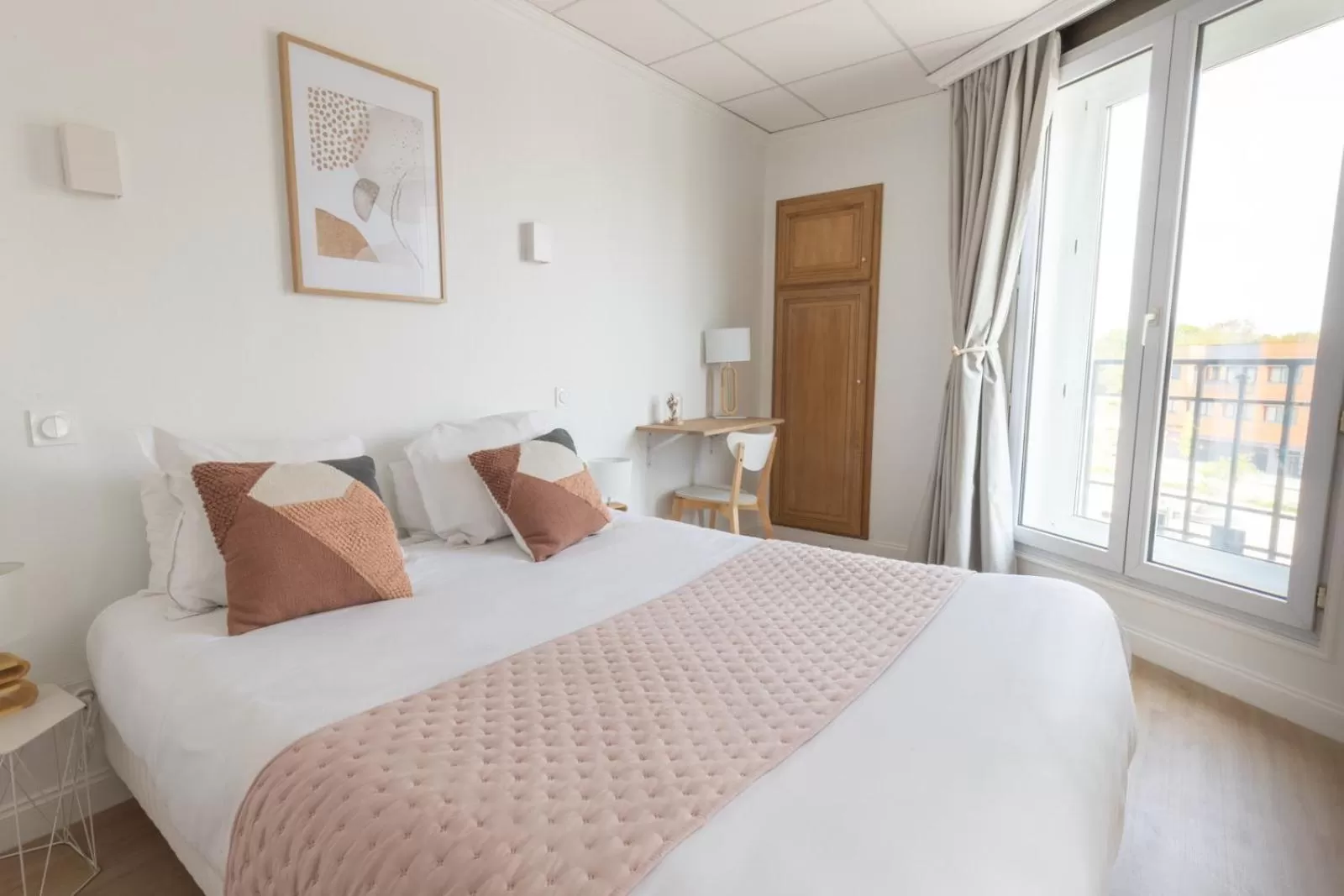 Bed in Hôtel Porte Mars - Reims Gare Centre Arena